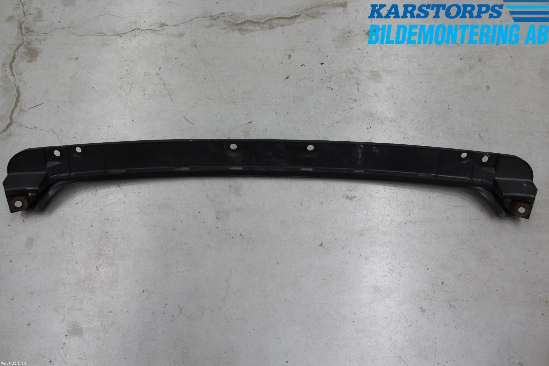 BMW 7 E65/66    00-08 Stötfångardel Bak Mitt