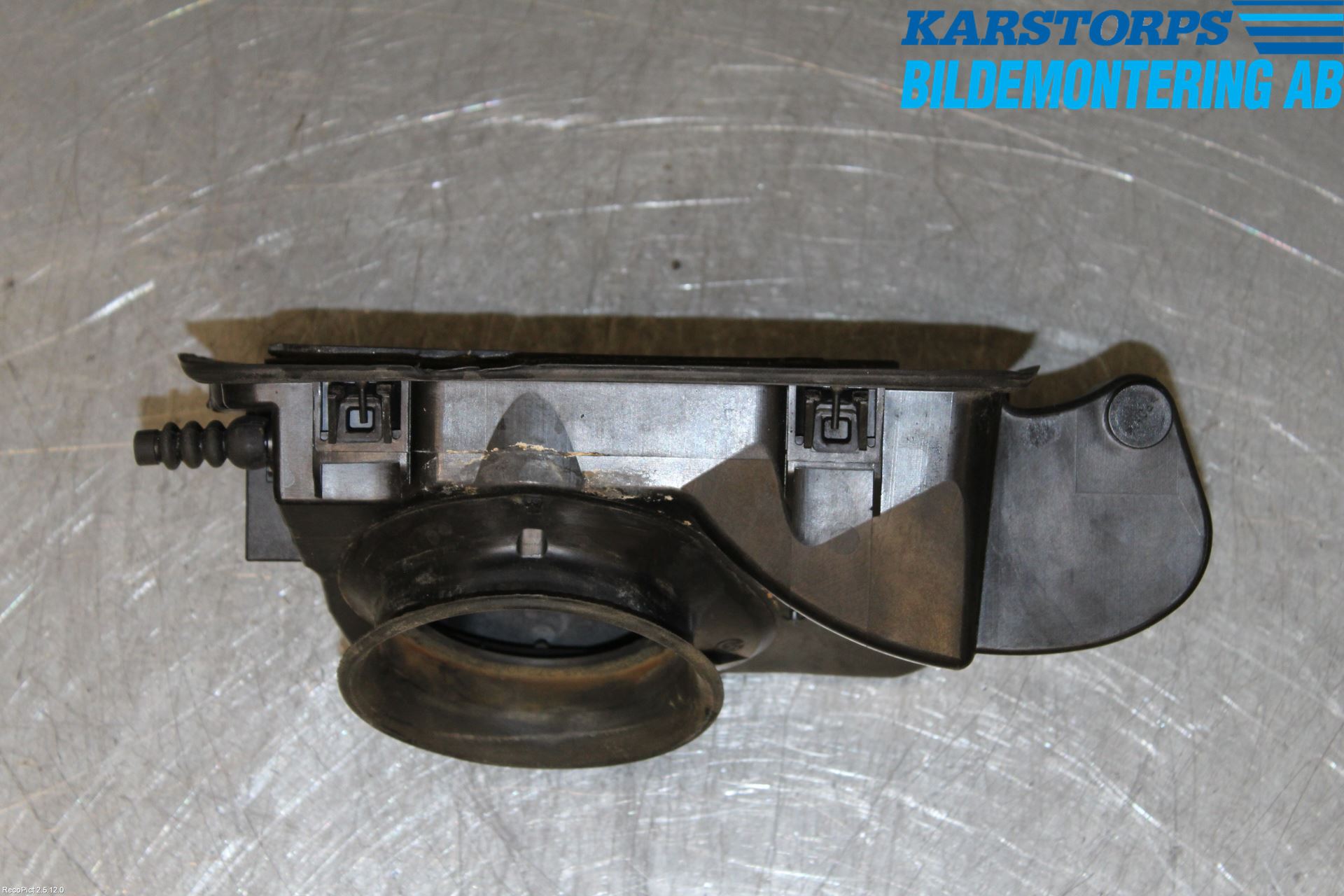 BMW 7 E65/66    00-08 Tanklucka