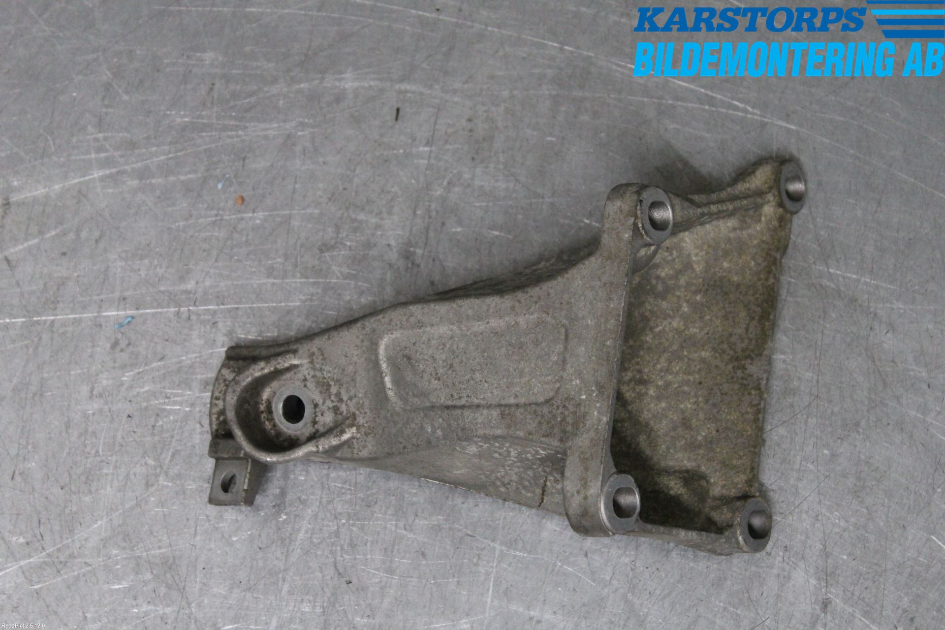 BMW 7 E65/66    00-08 Motorfäste