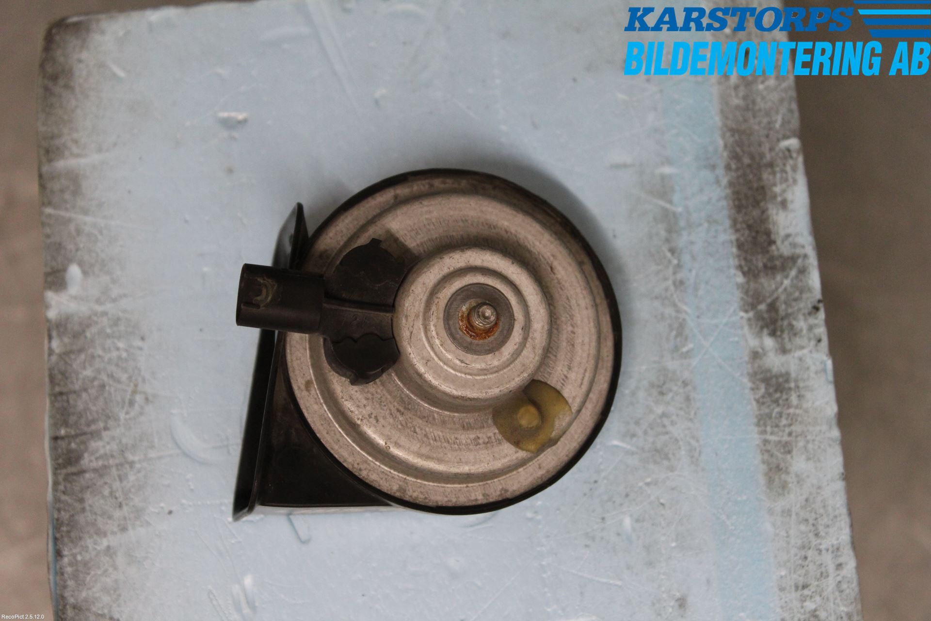 BMW 7 E65/66    00-08 Signalhorn