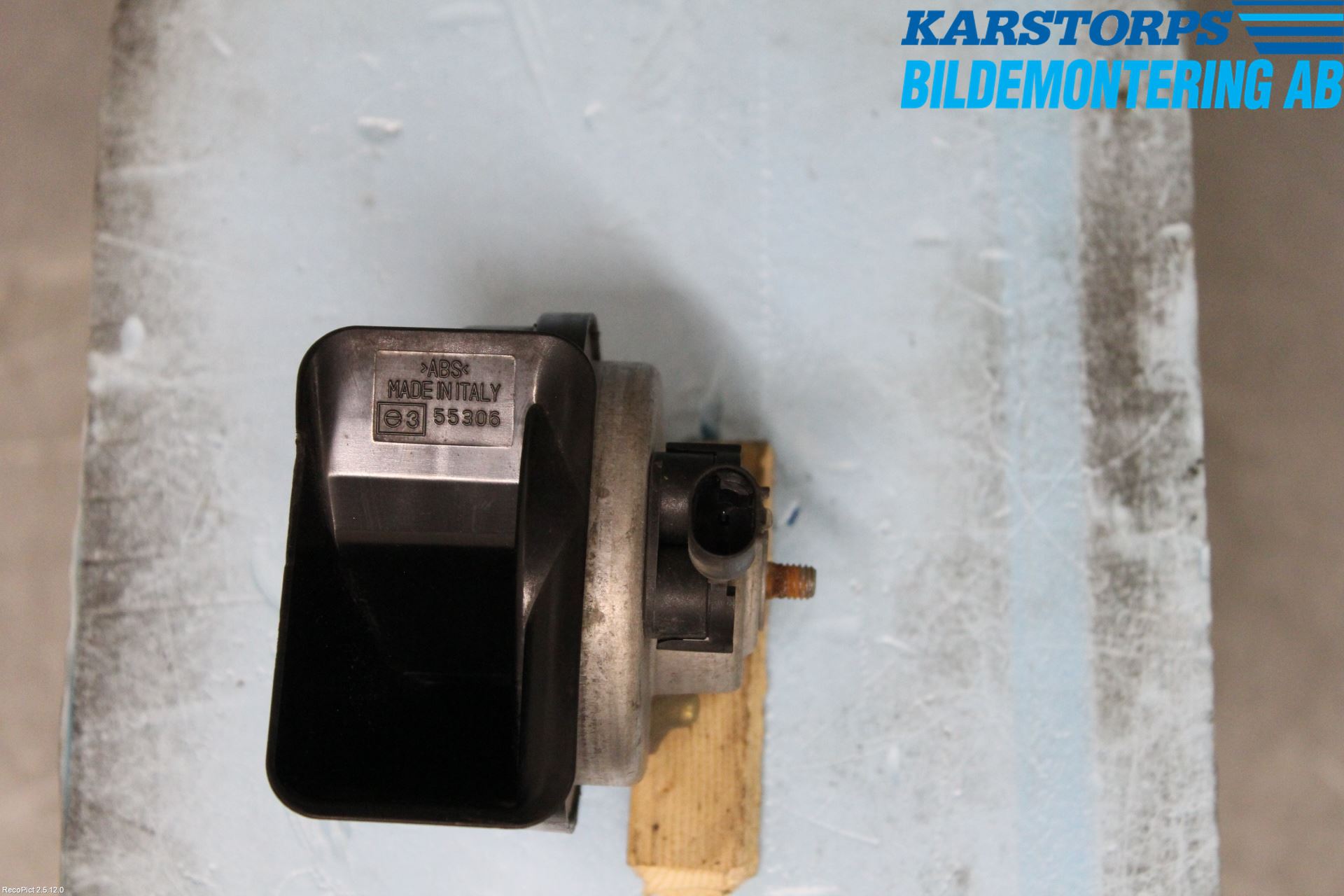 BMW 7 E65/66    00-08 Signalhorn