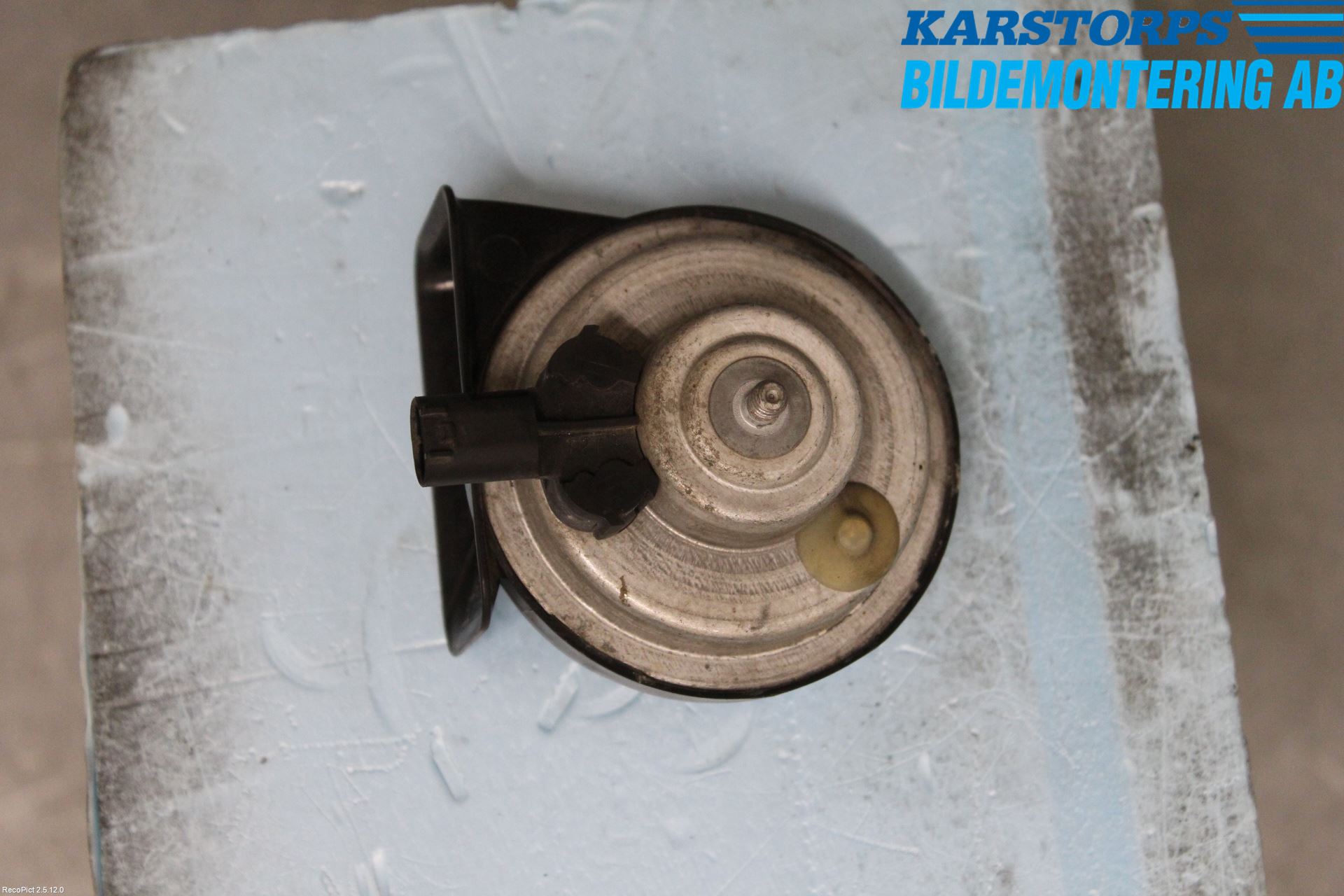 BMW 7 E65/66    00-08 Signalhorn