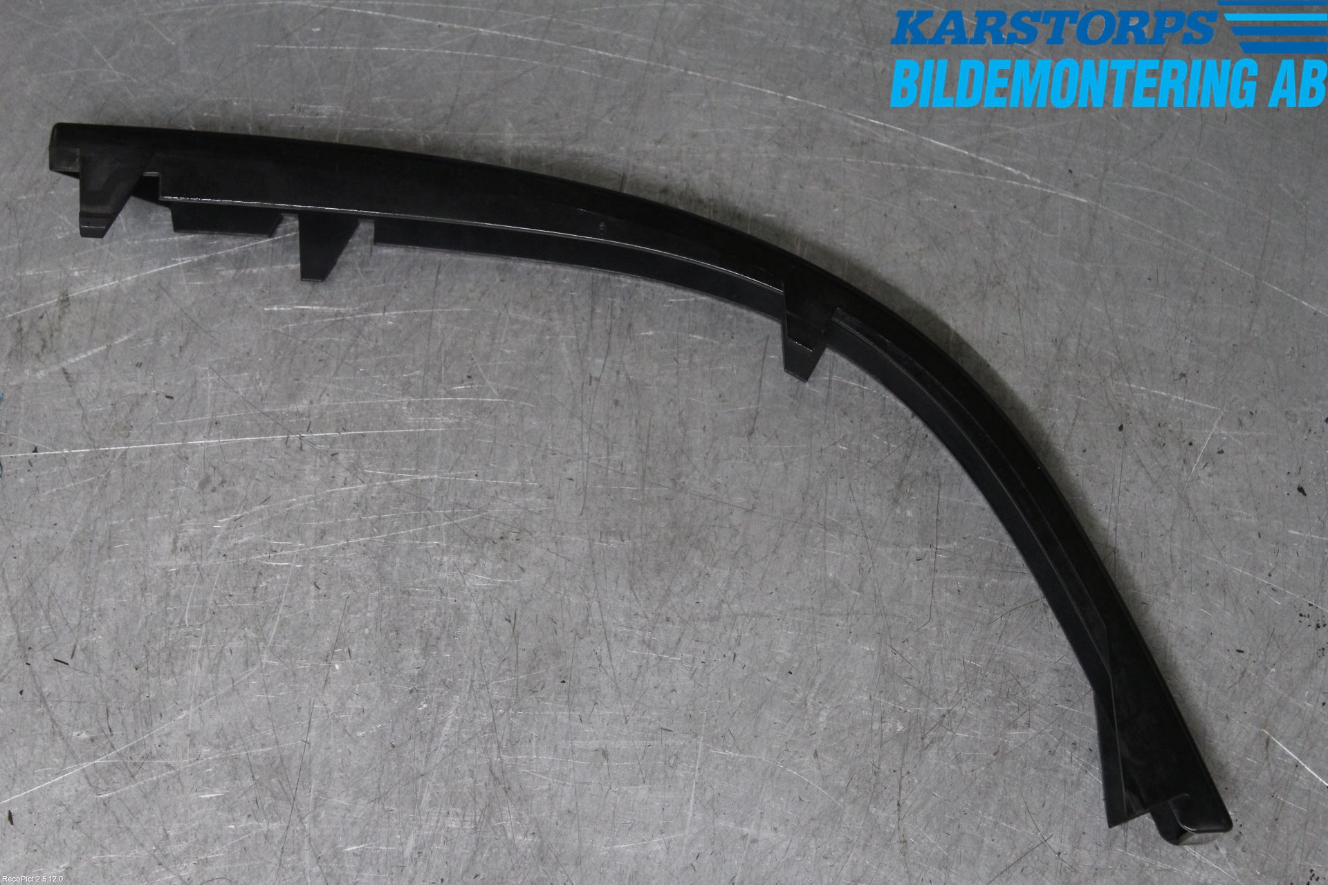 BMW 7 E65/66    00-08 Bakljussarg