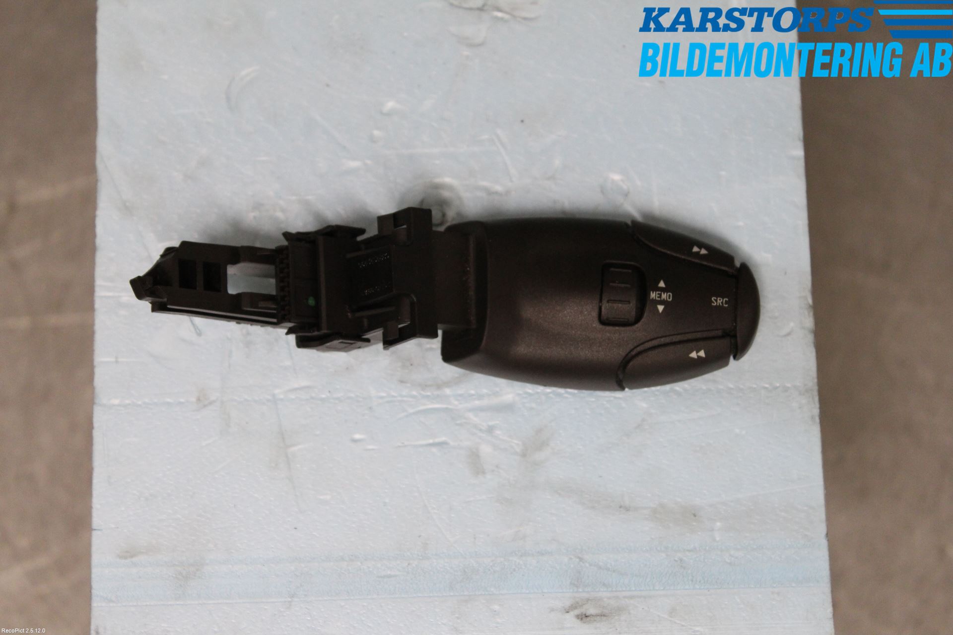 Peugeot 307     01-05 Spak-Rattreglage Radio