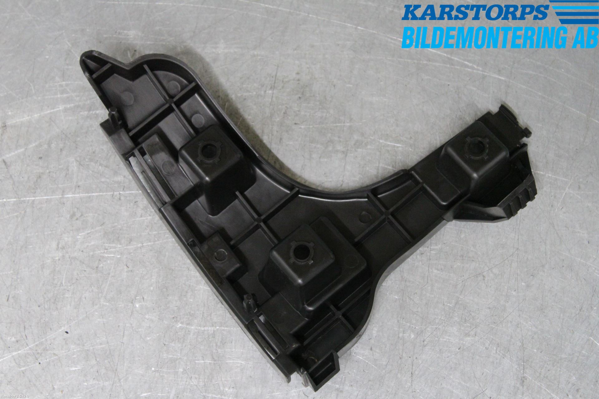 Volvo XC60 09-13 Stötfångarfäste Bak Vä