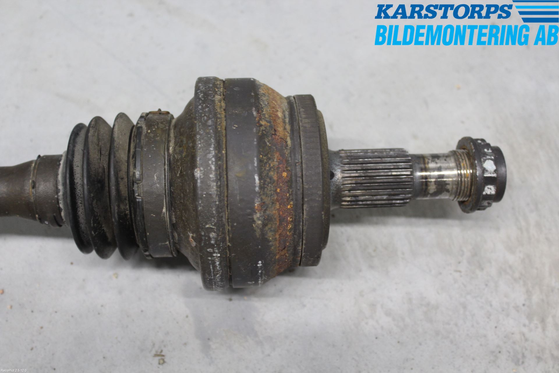 Mercedes-Benz MB S-KLASS (W221) 05-13 Drivaxel Bak Vänster