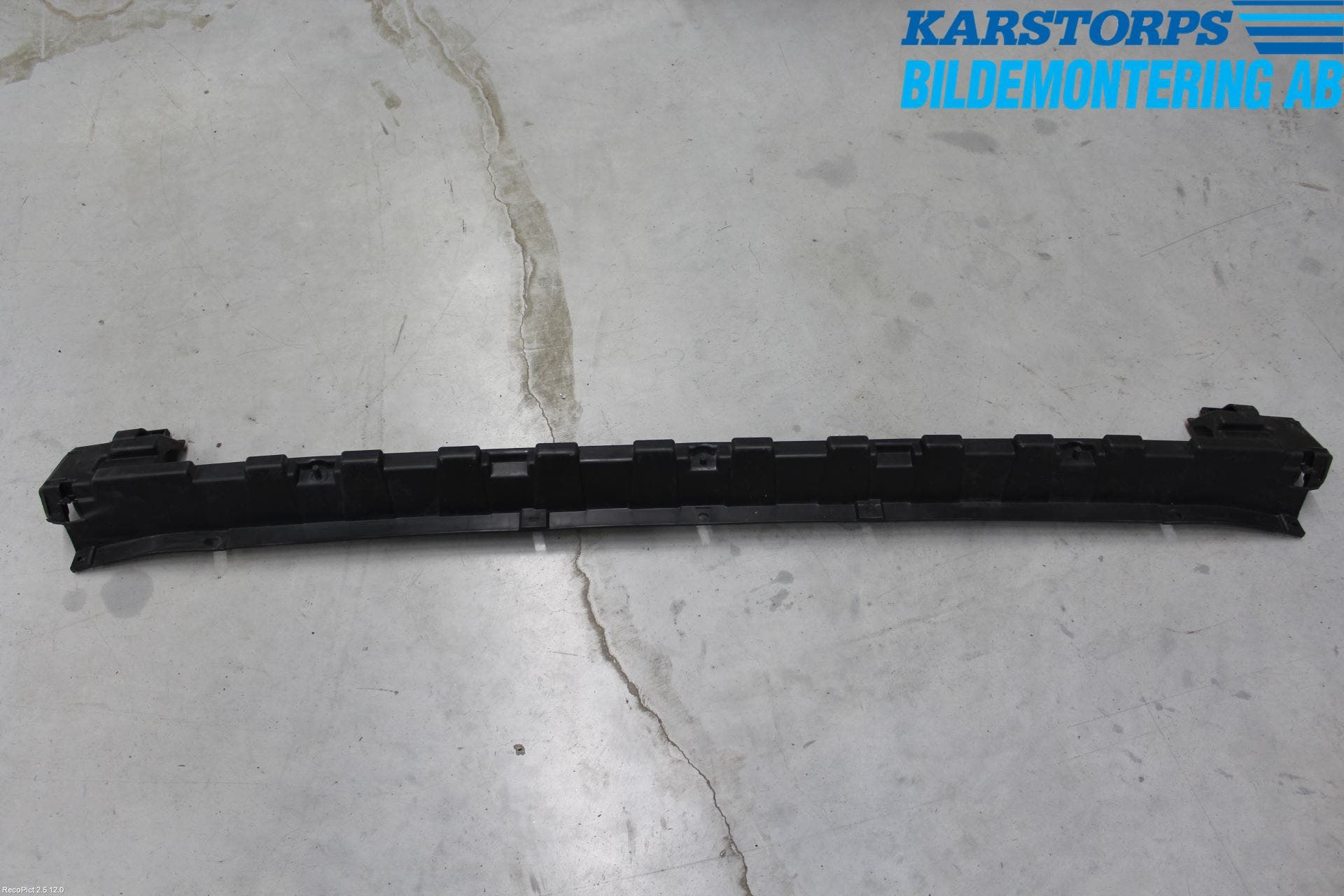 Mercedes-Benz MB SPRINTER (W906) 06-18 Stötfsidostycke Mellanlägg