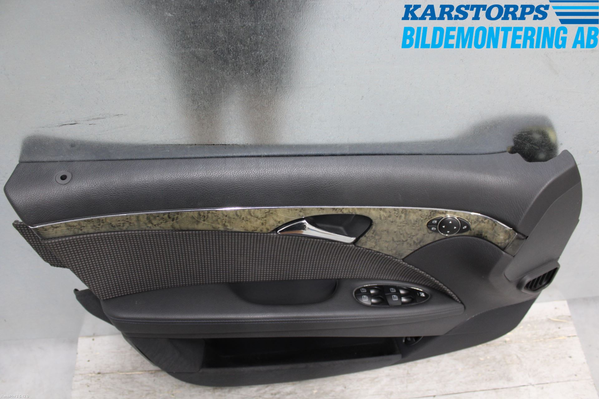 Mercedes-Benz MB E-KLASS (W211) 02-09 Dörrklädsel Vä