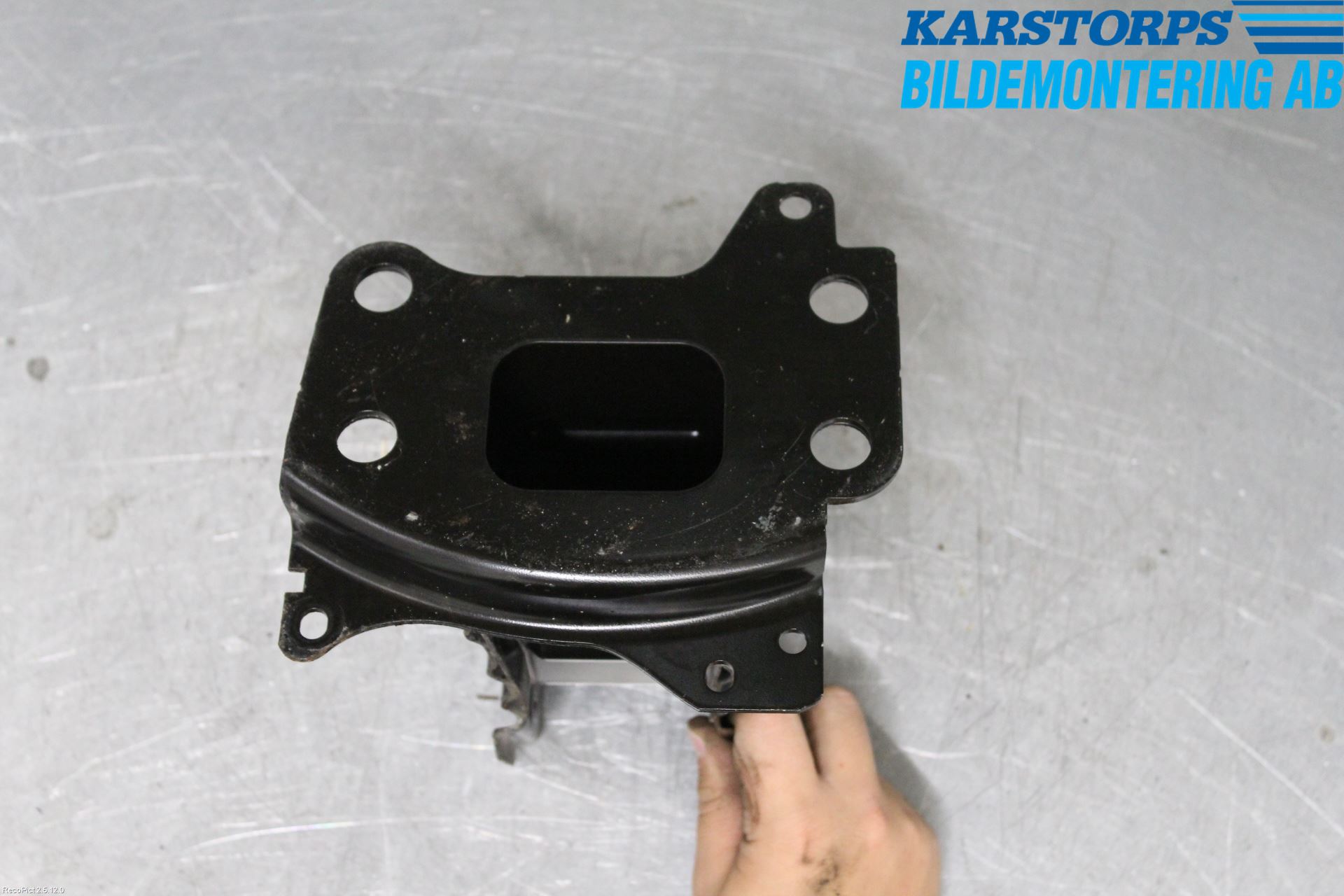 Audi A3/S3 05-13 Stötfångarbärjärn Fram