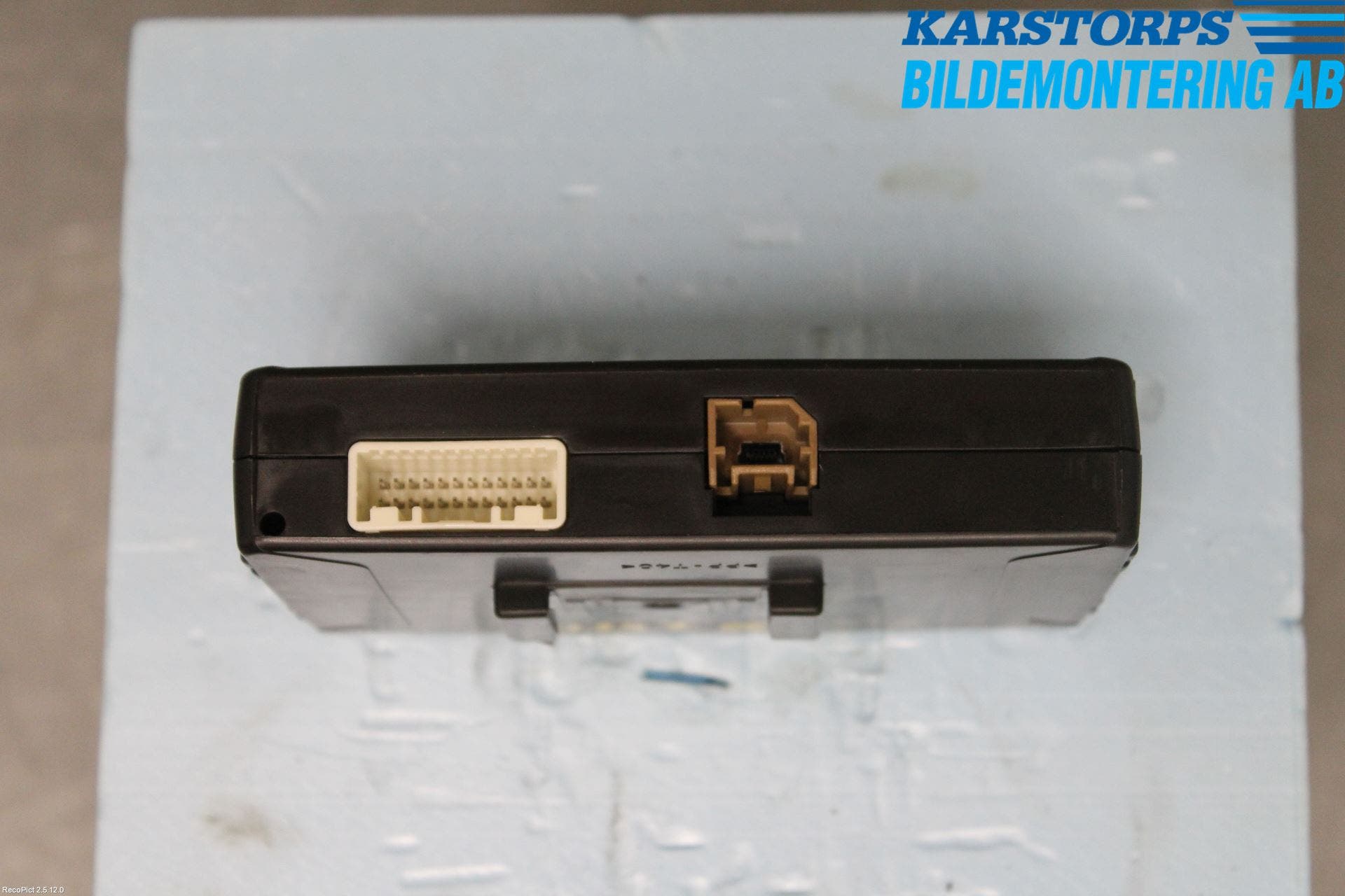 Renault CAPTUR 13-19 Telefon