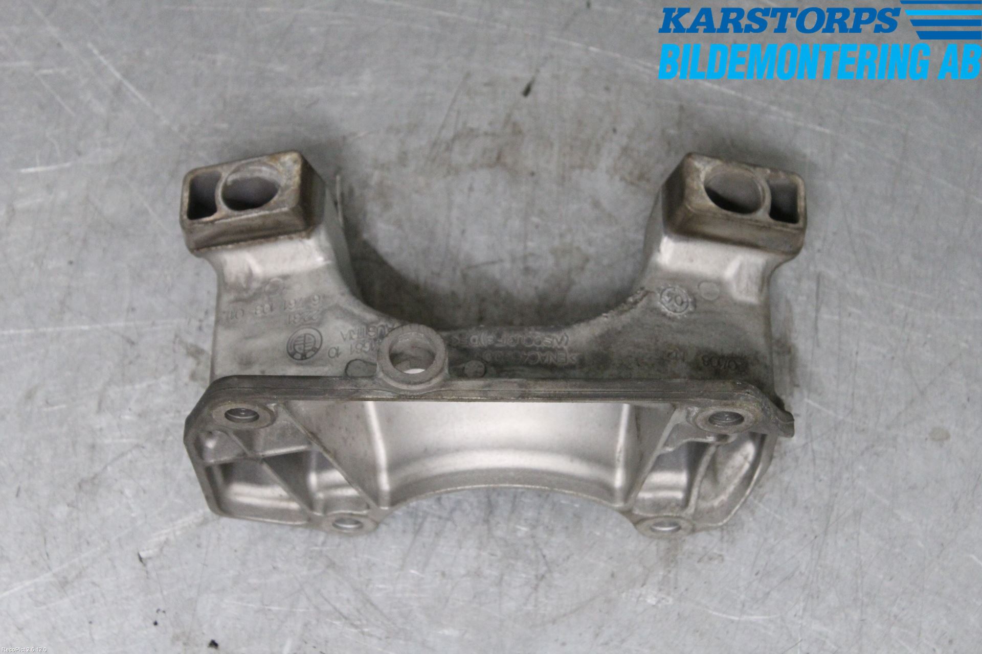 BMW 5 E60/61 Sed/Tou 02-10 Växellådsfäste