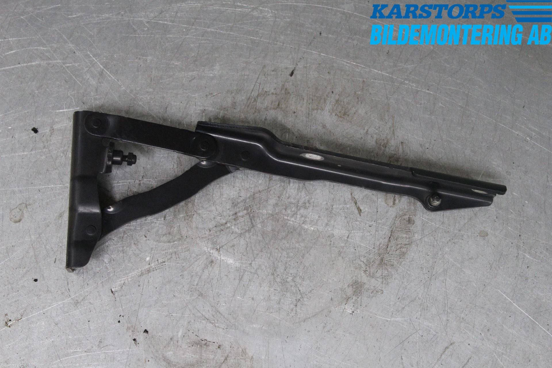 BMW 5 E60/61 Sed/Tou 02-10 Huvgångjärn