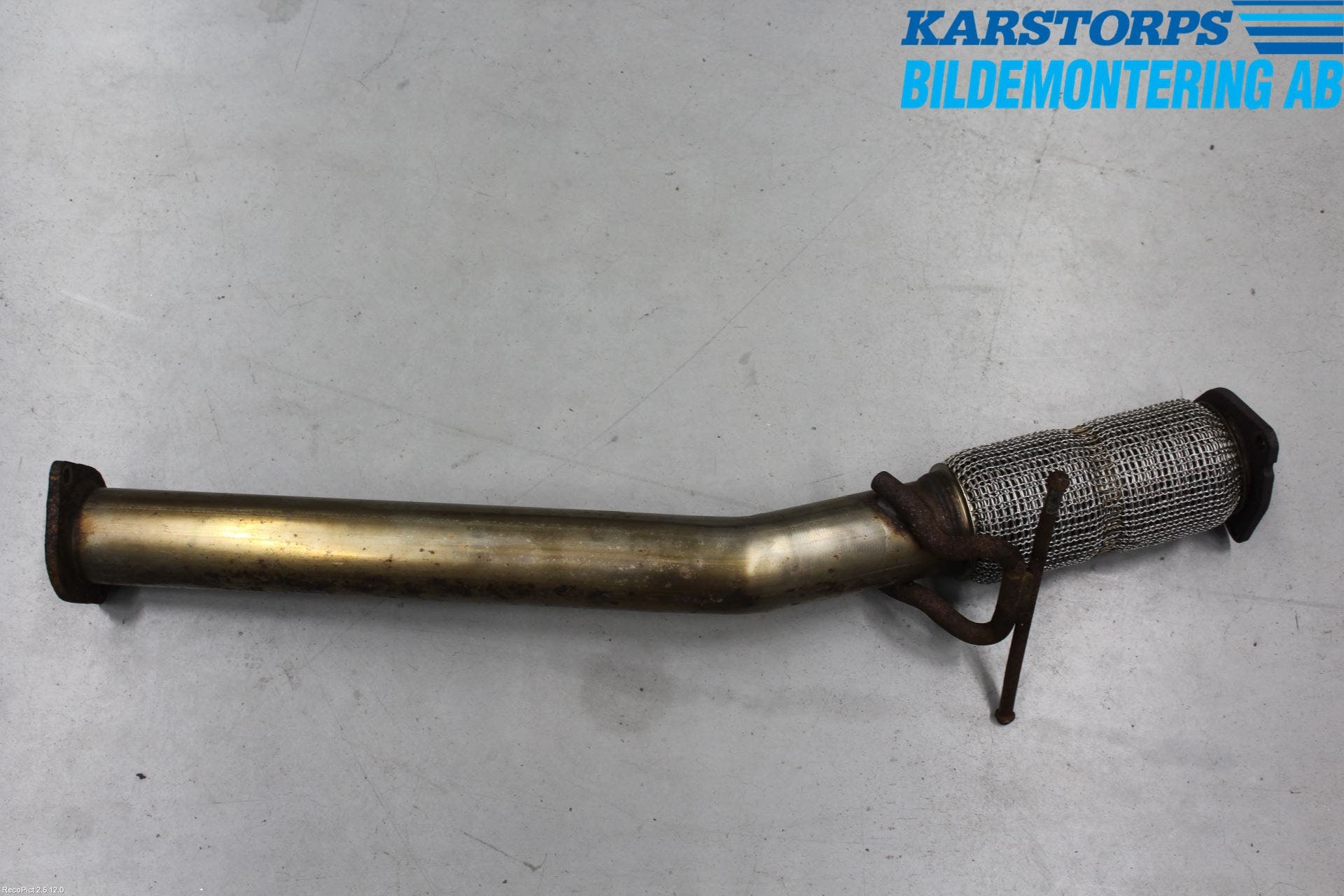 Volvo V40 12-19 Avgas Främre Rör