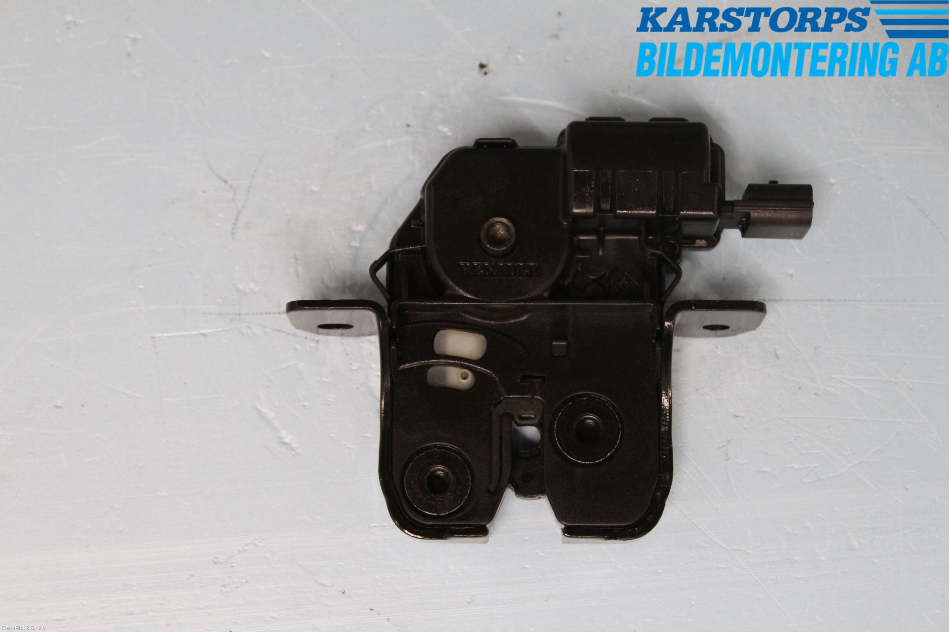 Renault CAPTUR 13-19 Låskista Baklucka