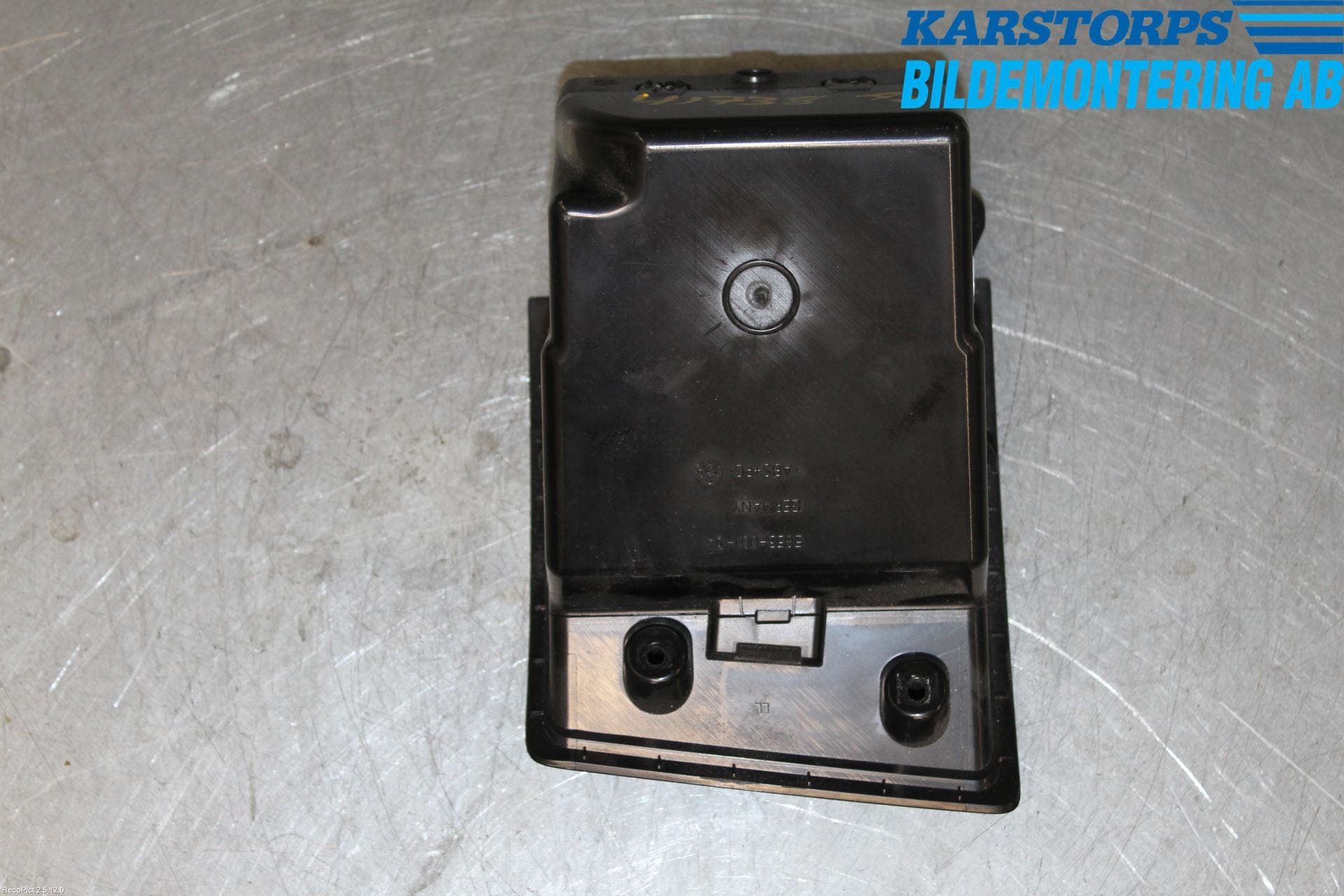 BMW 5 E60/61 Sed/Tou 02-10 Instrumentbräda Förvaringsfack