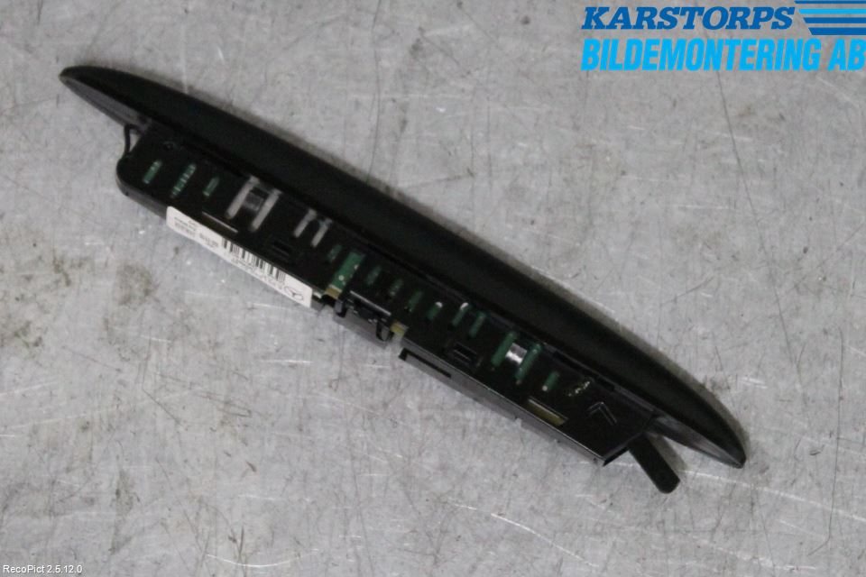 Mercedes-Benz MB GL/GLS-KLASS (X166) 12-19 Kontrolldisplay