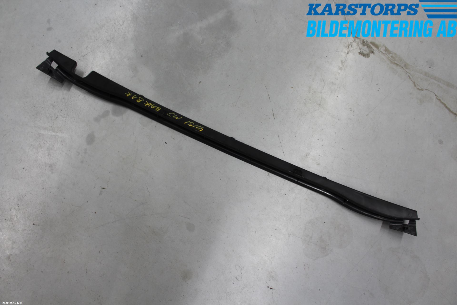 Volvo V70 14-16 Stötfsidostycke Mellanlägg