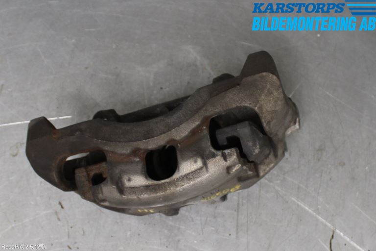 Volvo XC70 14-16 Bromsok Fram Höger