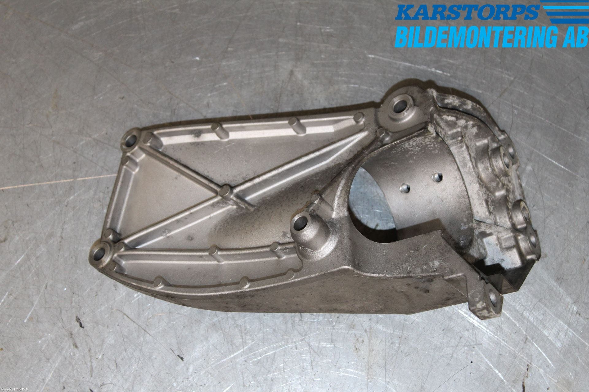 Volvo V70 14-16 Motorfäste