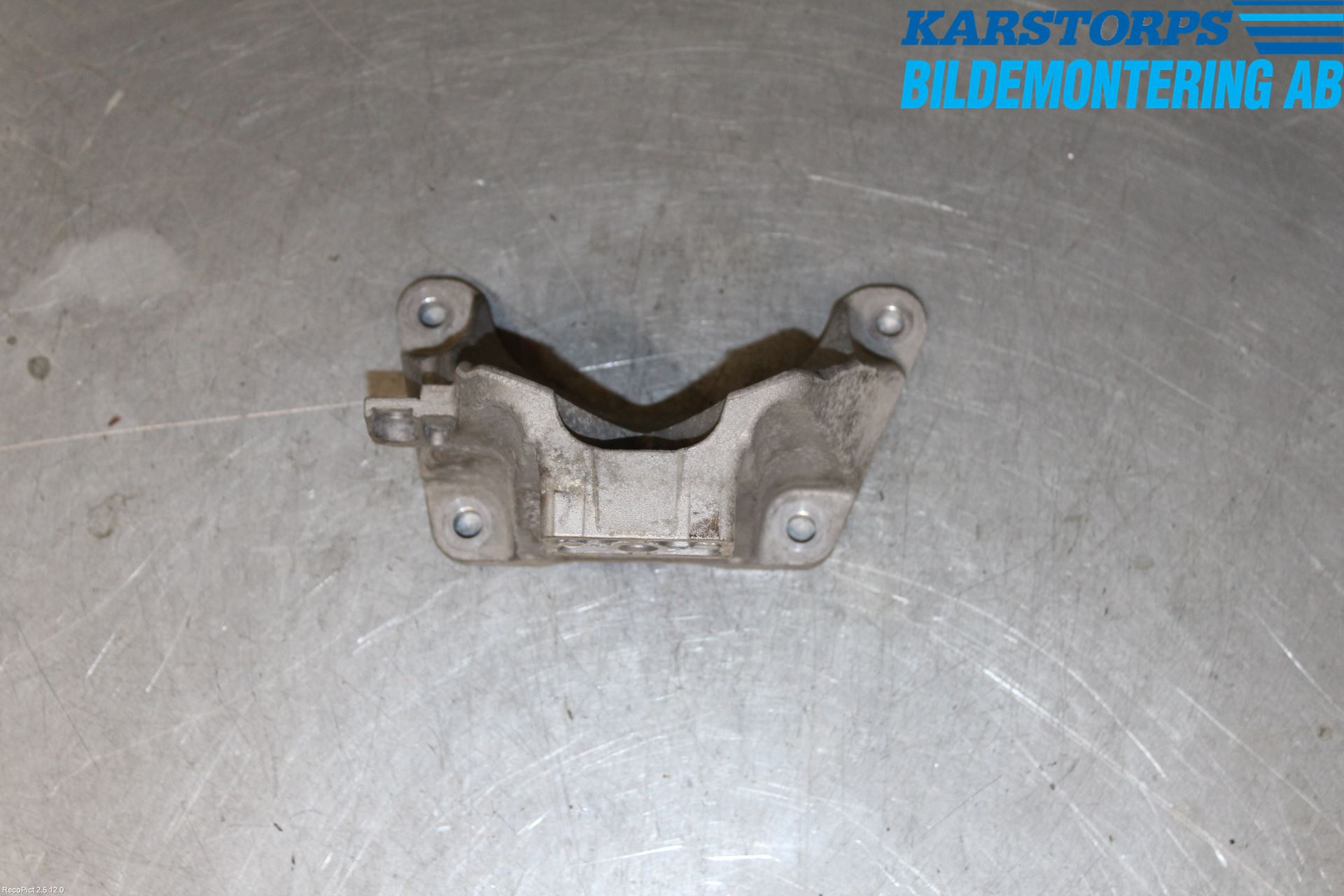 BMW 5 F10/F11/F18 09-17 Växellådsfäste