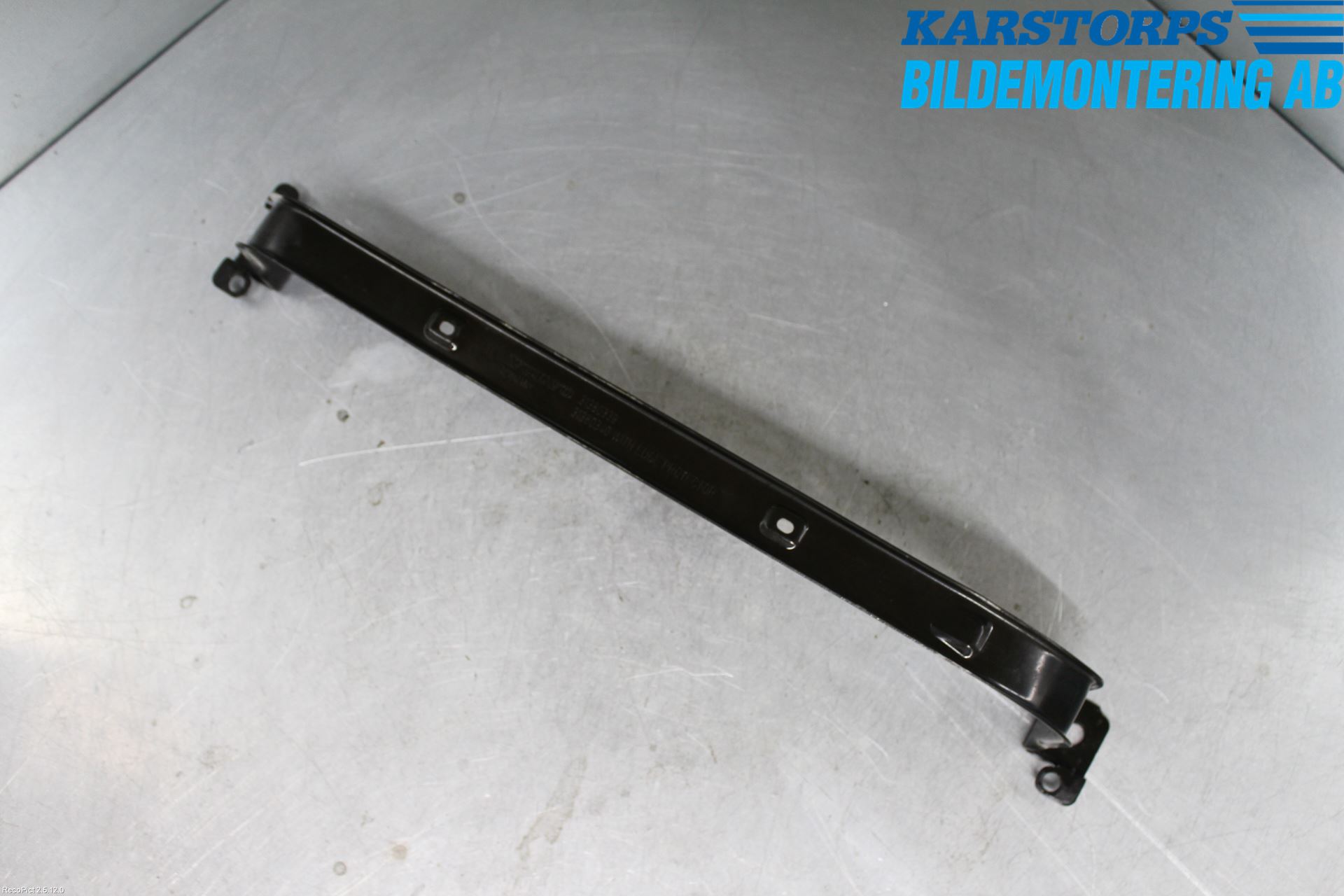 Volvo V60 14-18 Bränsletanksband