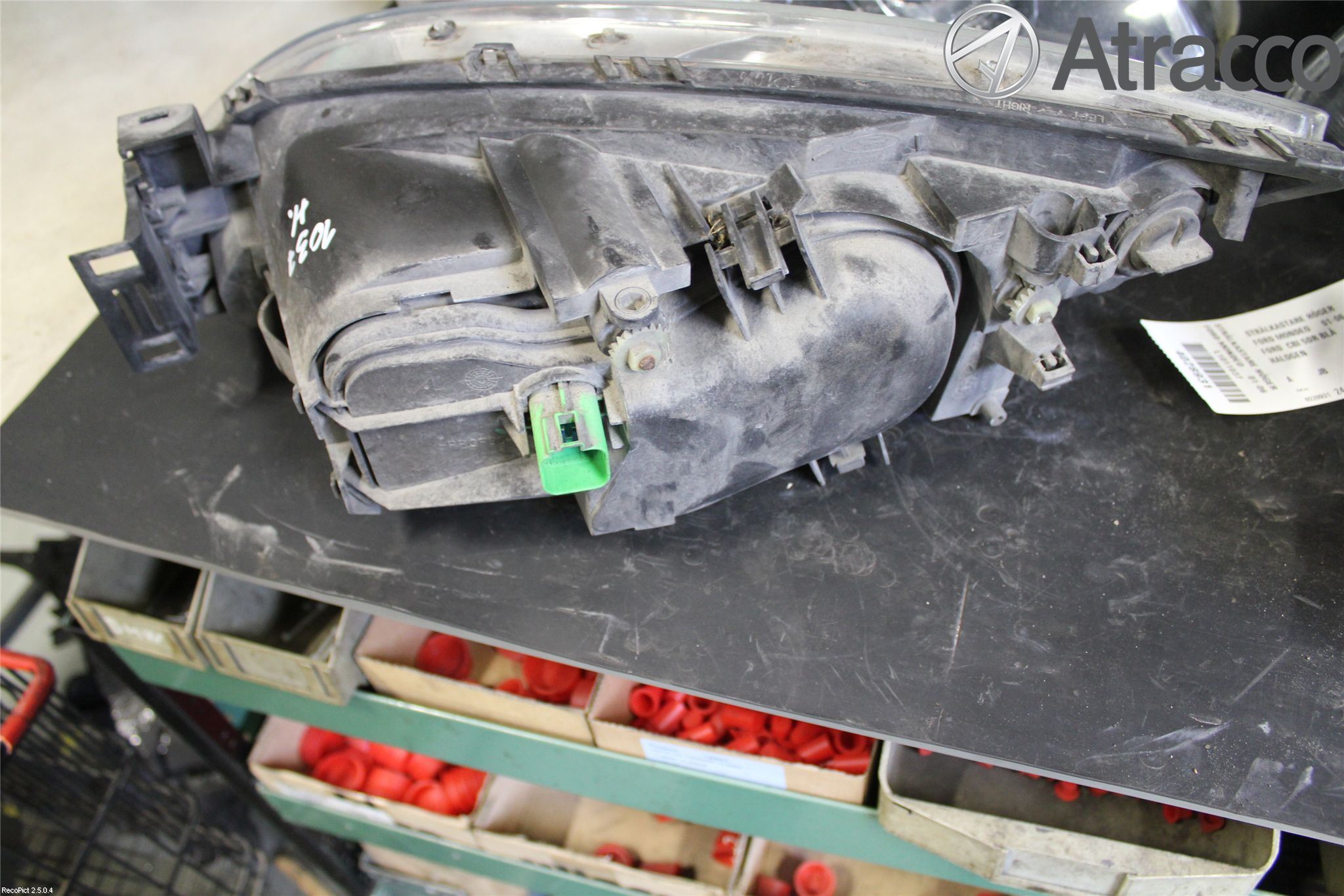 Ford MONDEO     01-06 Strålkastare Höger