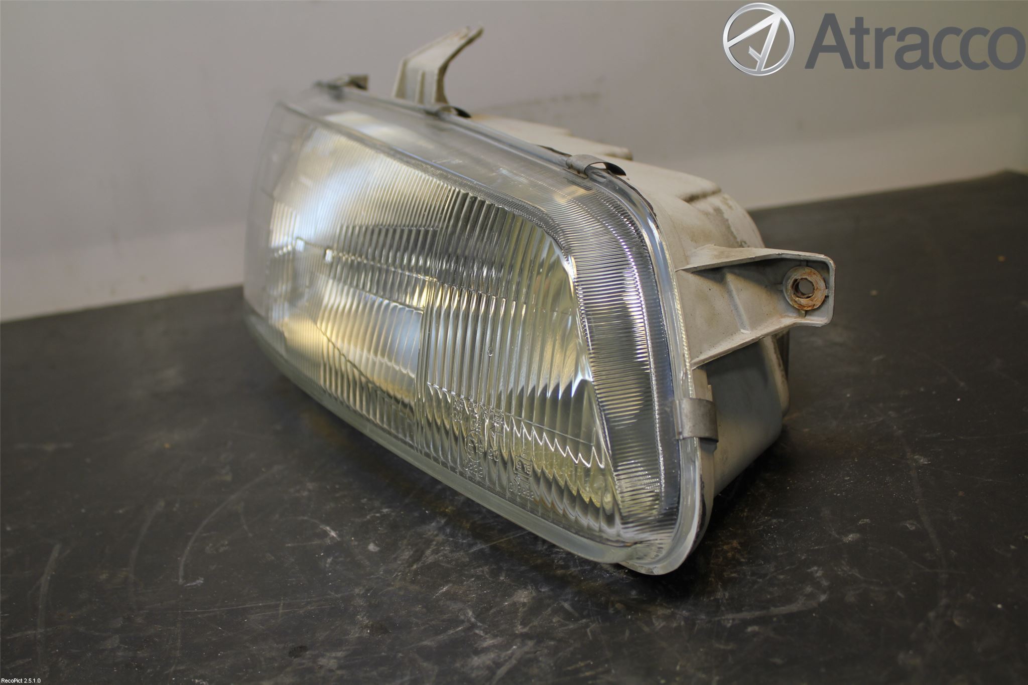 Hyundai H1/STAREX  97-08 Strålkastare Höger