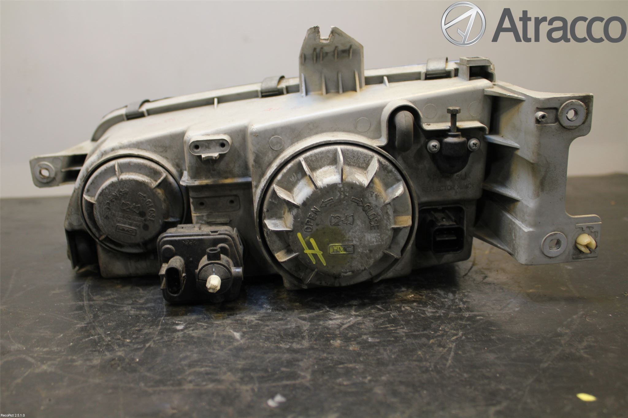 Hyundai H1/STAREX  97-08 Strålkastare Höger