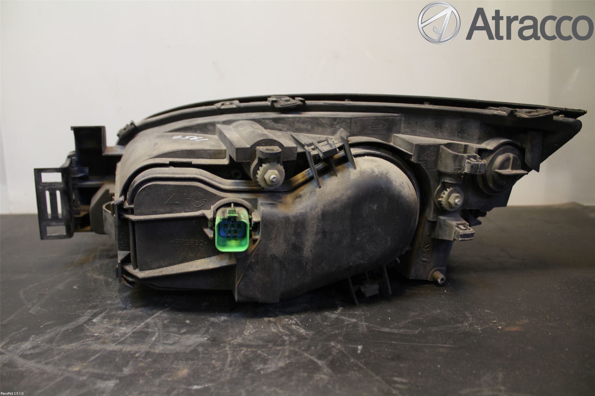 Ford MONDEO     01-06 Strålkastare Höger