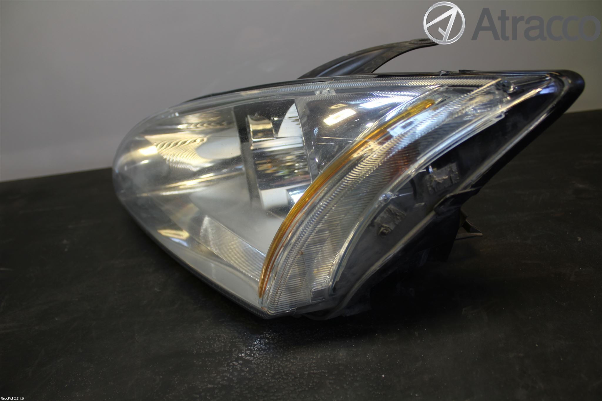 Ford FOCUS     04-07 Strålkastare Vänster