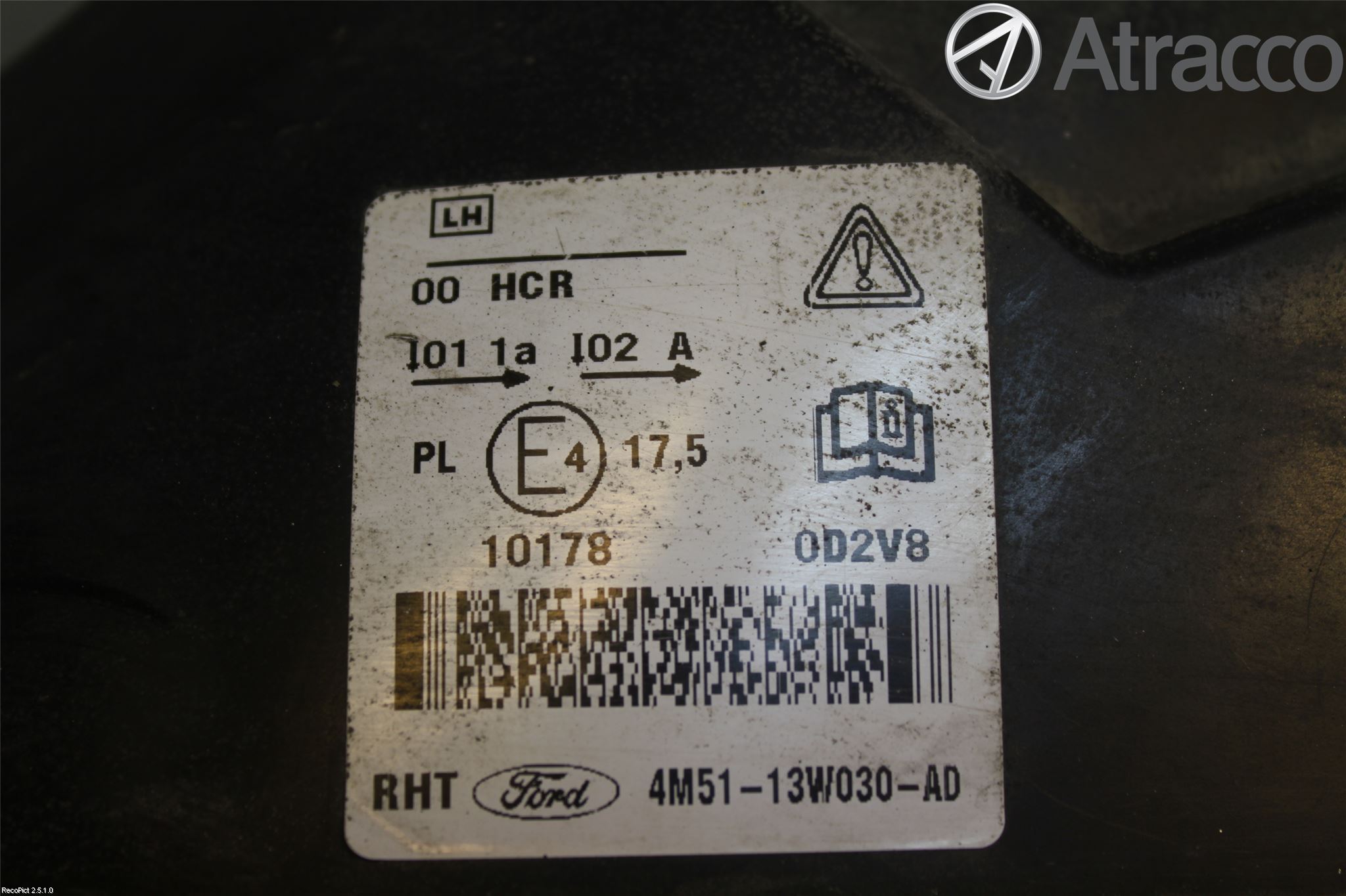 Ford FOCUS     04-07 Strålkastare Vänster