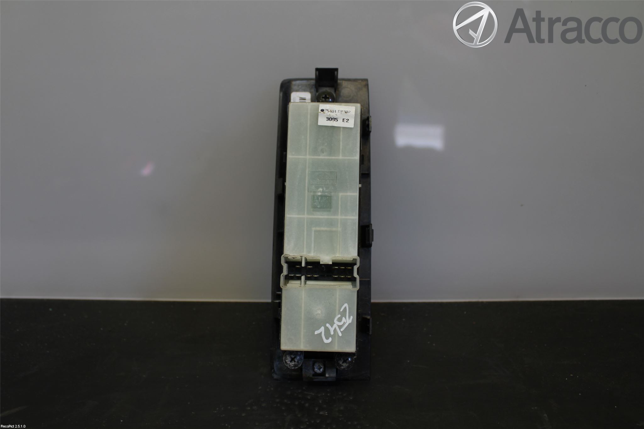 Nissan NAVARA 05-16 Strömställare Elhiss