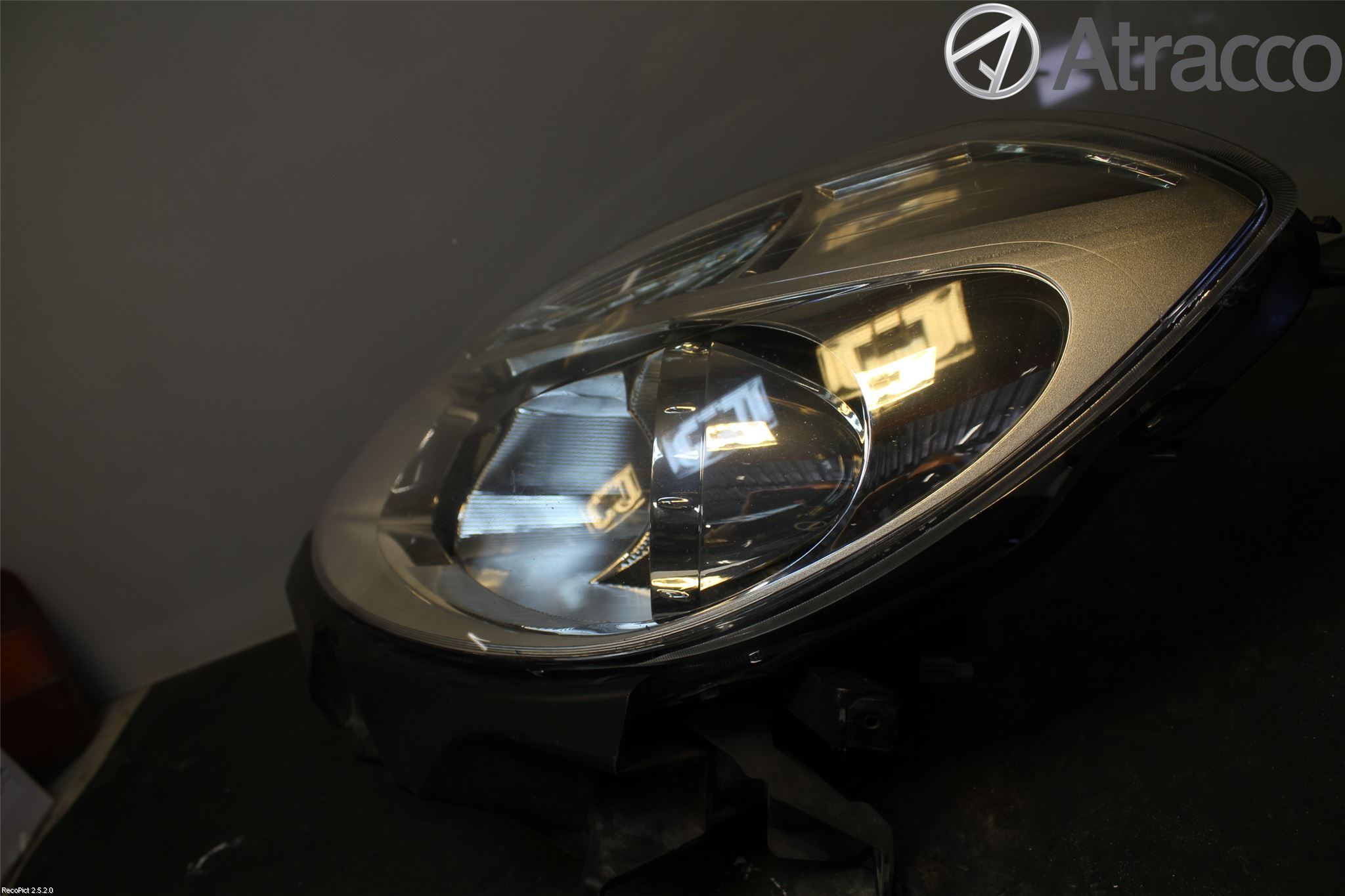 Renault CLIO III  06-09 Strålkastare Vänster