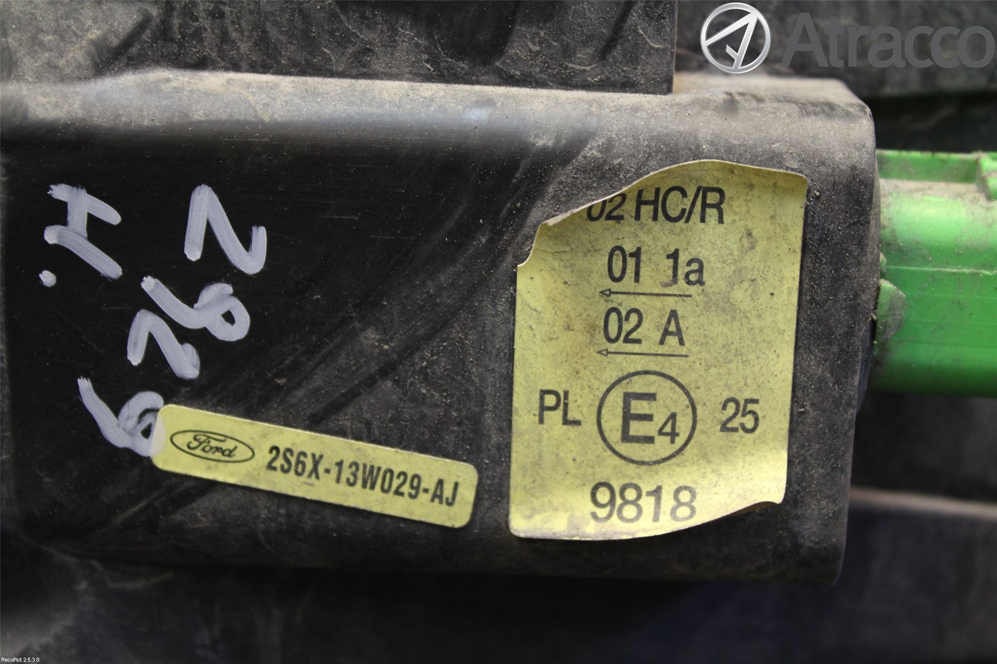 Ford FIESTA     02-05 Strålkastare Höger