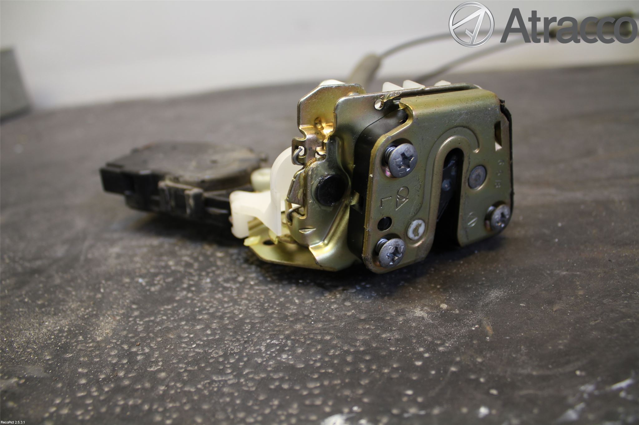 Subaru B9 TRIBECA  06-07 Låskista-Dörrlås