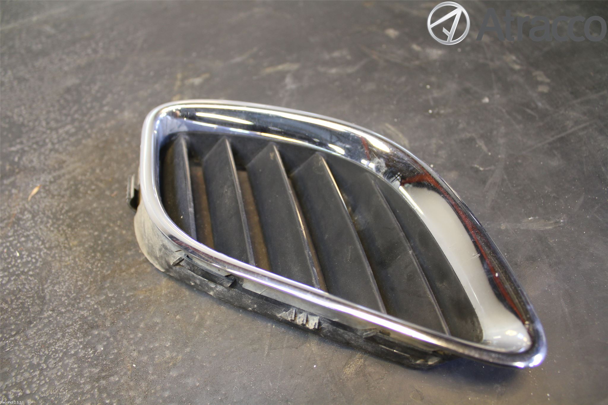 Saab 9-5 -05 Grilldel Vänster