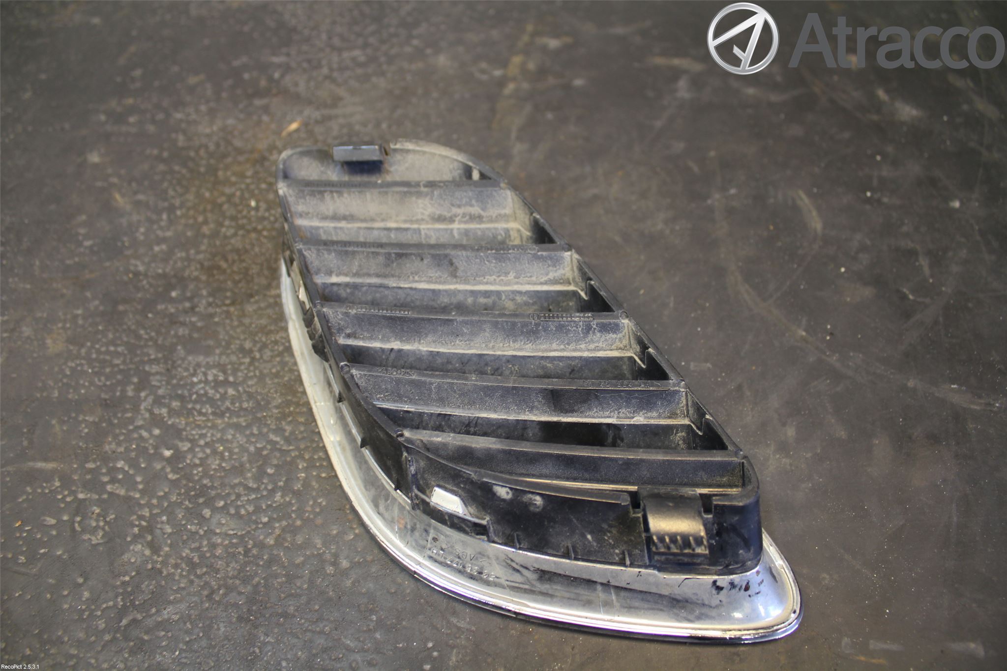 Saab 9-5 -05 Grilldel Vänster