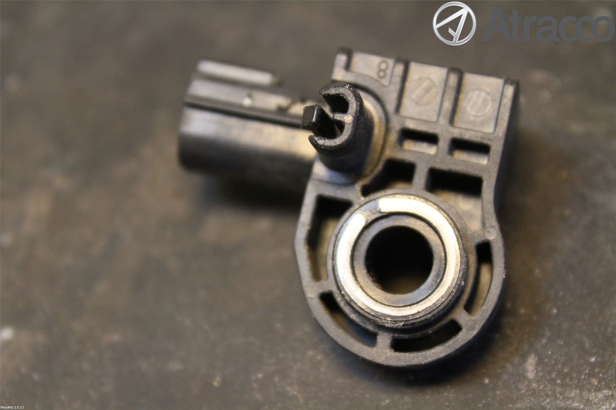 Volvo V40 12-19 Parkeringshjälp Frontsensor