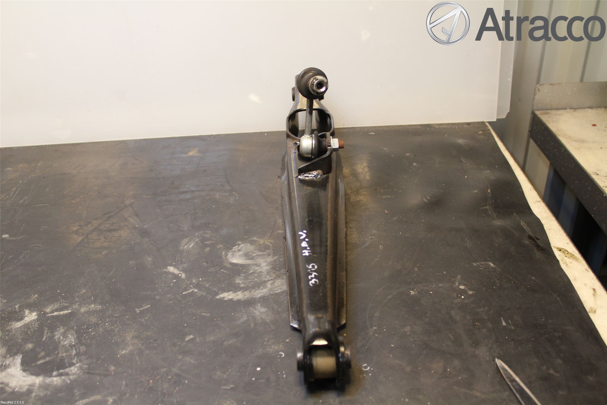 Mitsubishi OUTLANDER 13-21 Bärarm Bak Höger