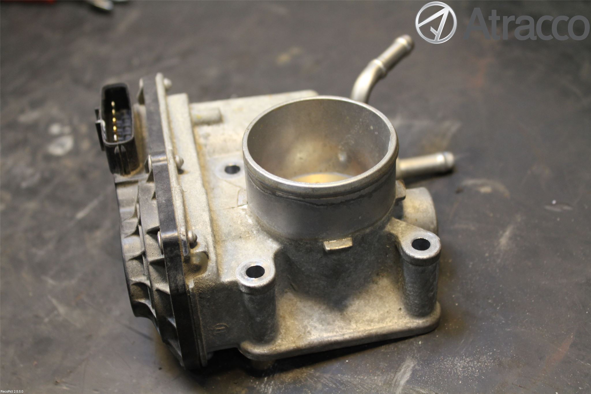 Toyota COROLLA 02-07 Injspjällhus