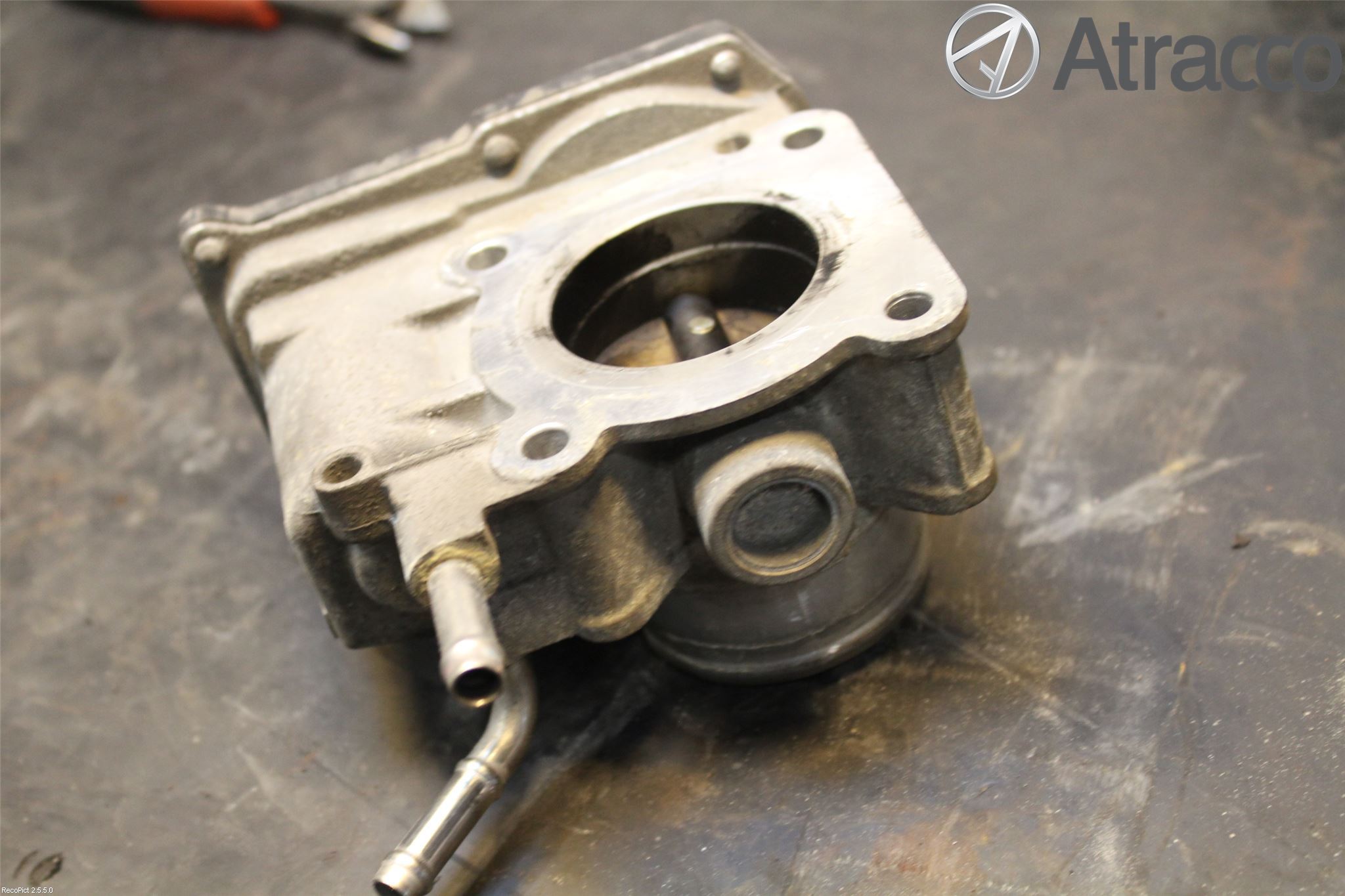 Toyota COROLLA 02-07 Injspjällhus