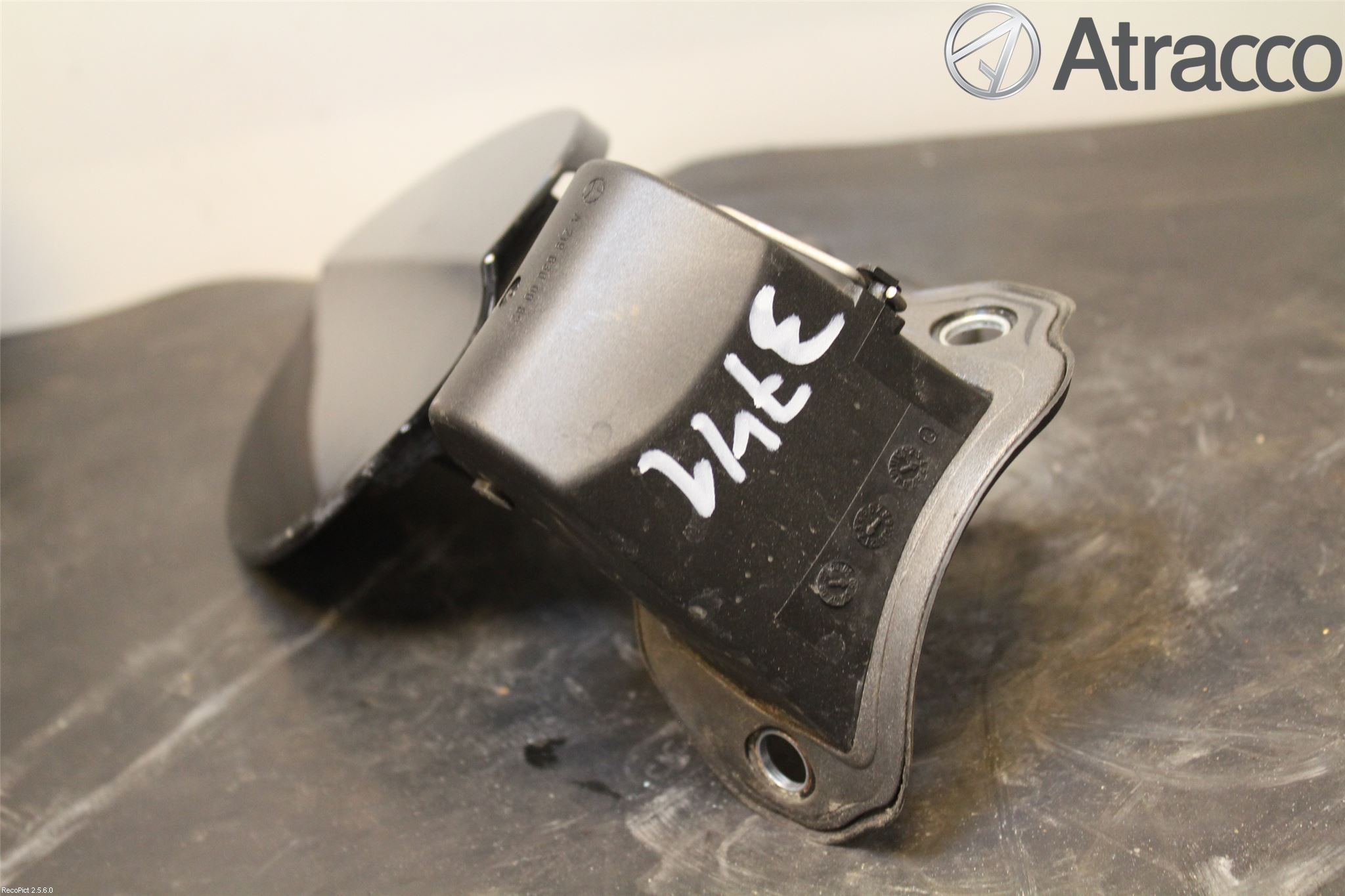 Mercedes-Benz MB CLS (C219) 03-11 Tanklucka