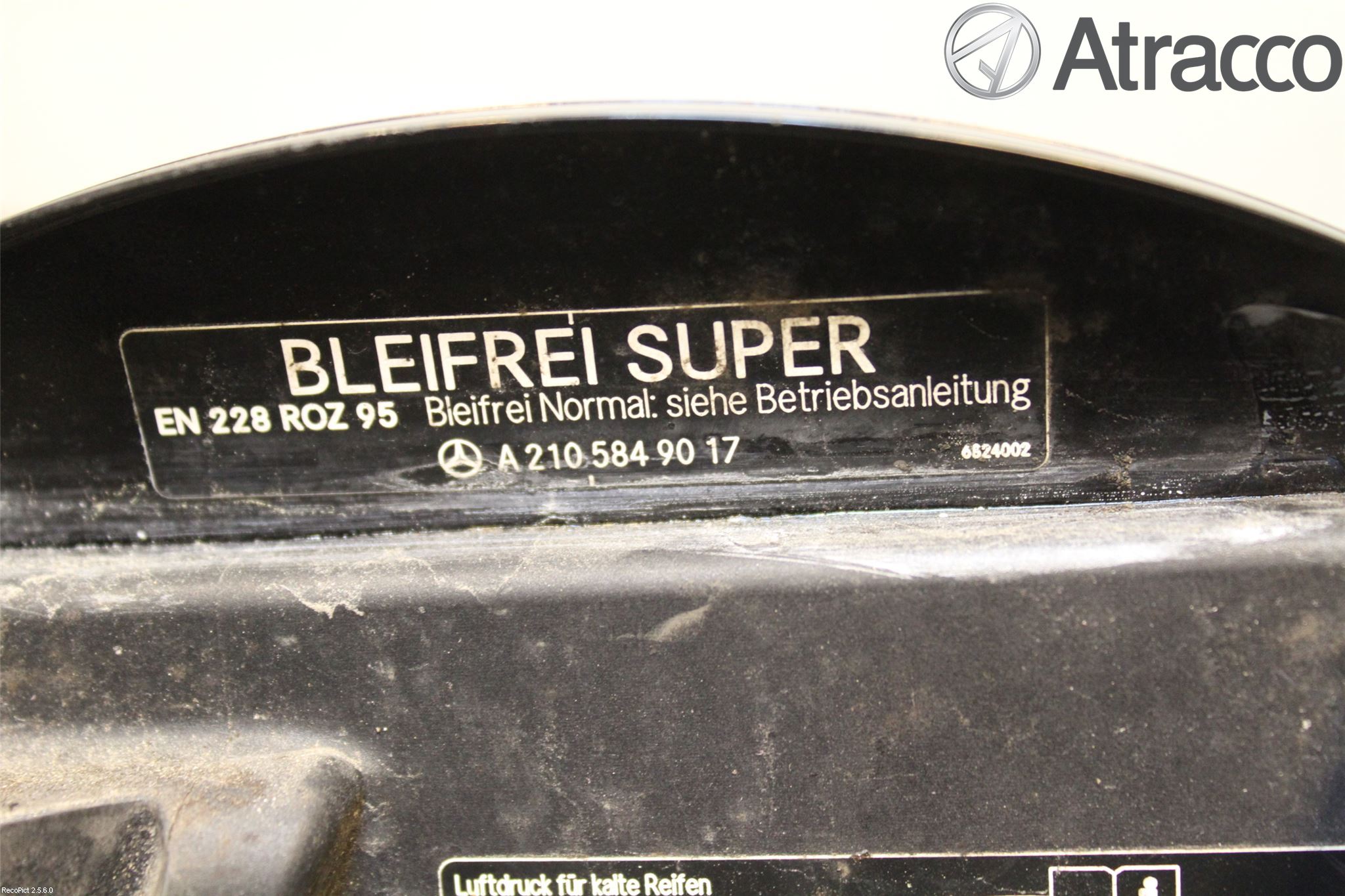 Mercedes-Benz MB CLS (C219) 03-11 Tanklucka