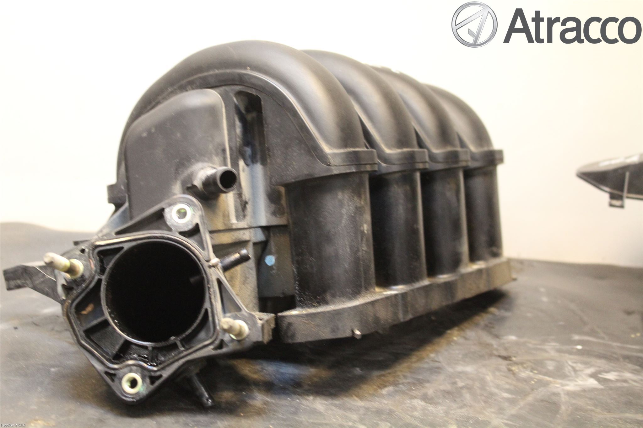 Toyota AVENSIS 98-02 Grenrör Insug