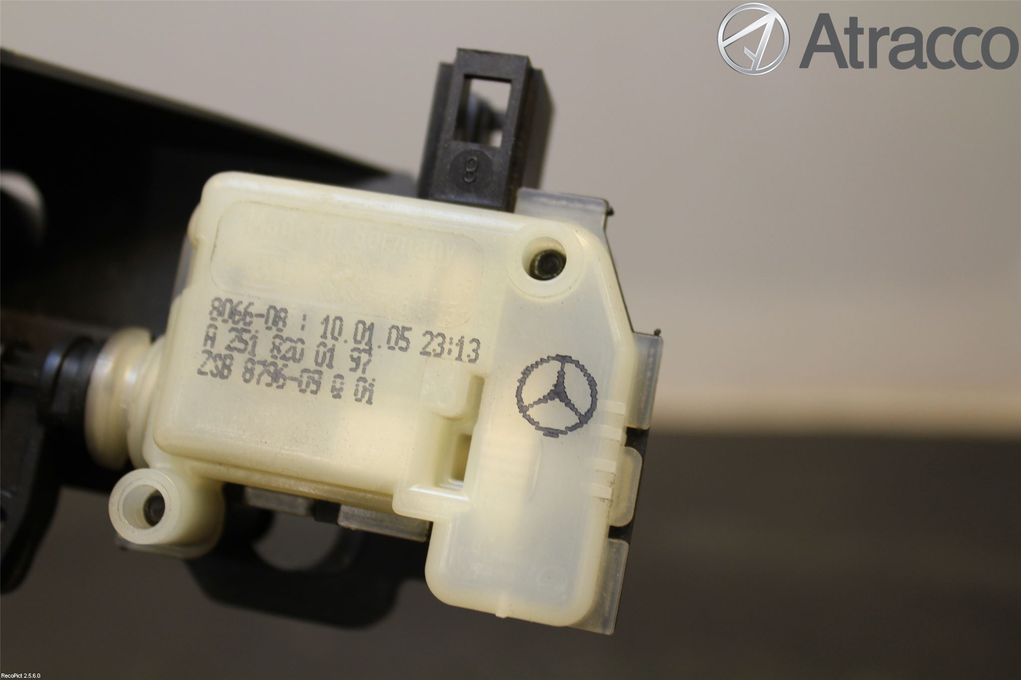 Mercedes-Benz MB CLS (C219) 03-11 Centrallåsmot Tanklucka
