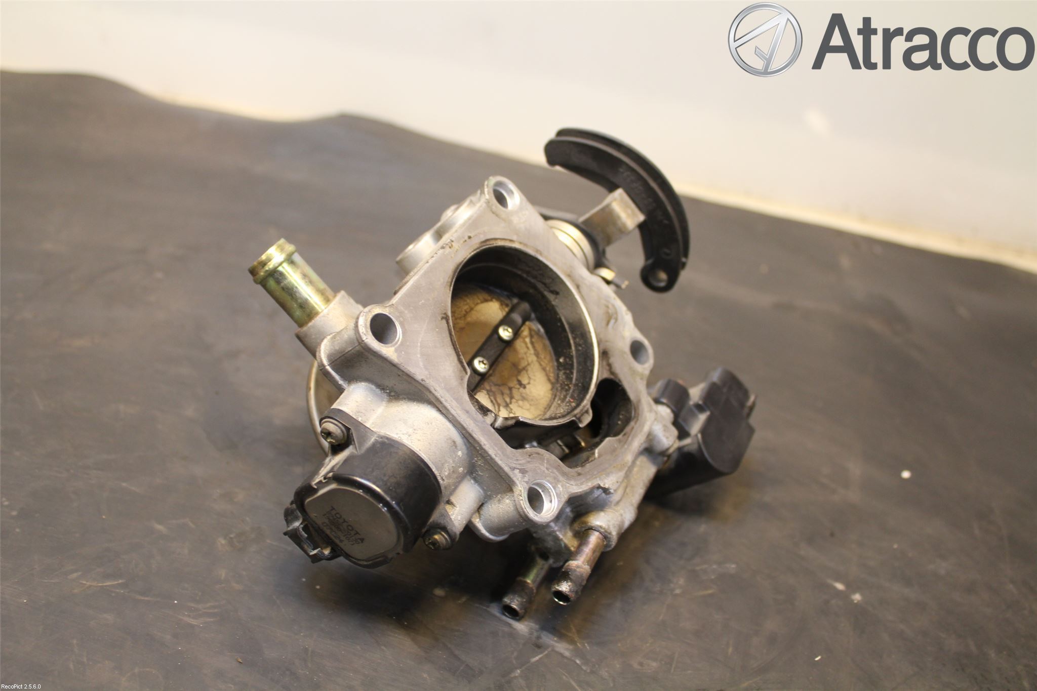 Toyota AVENSIS 98-02 Injspjällhus