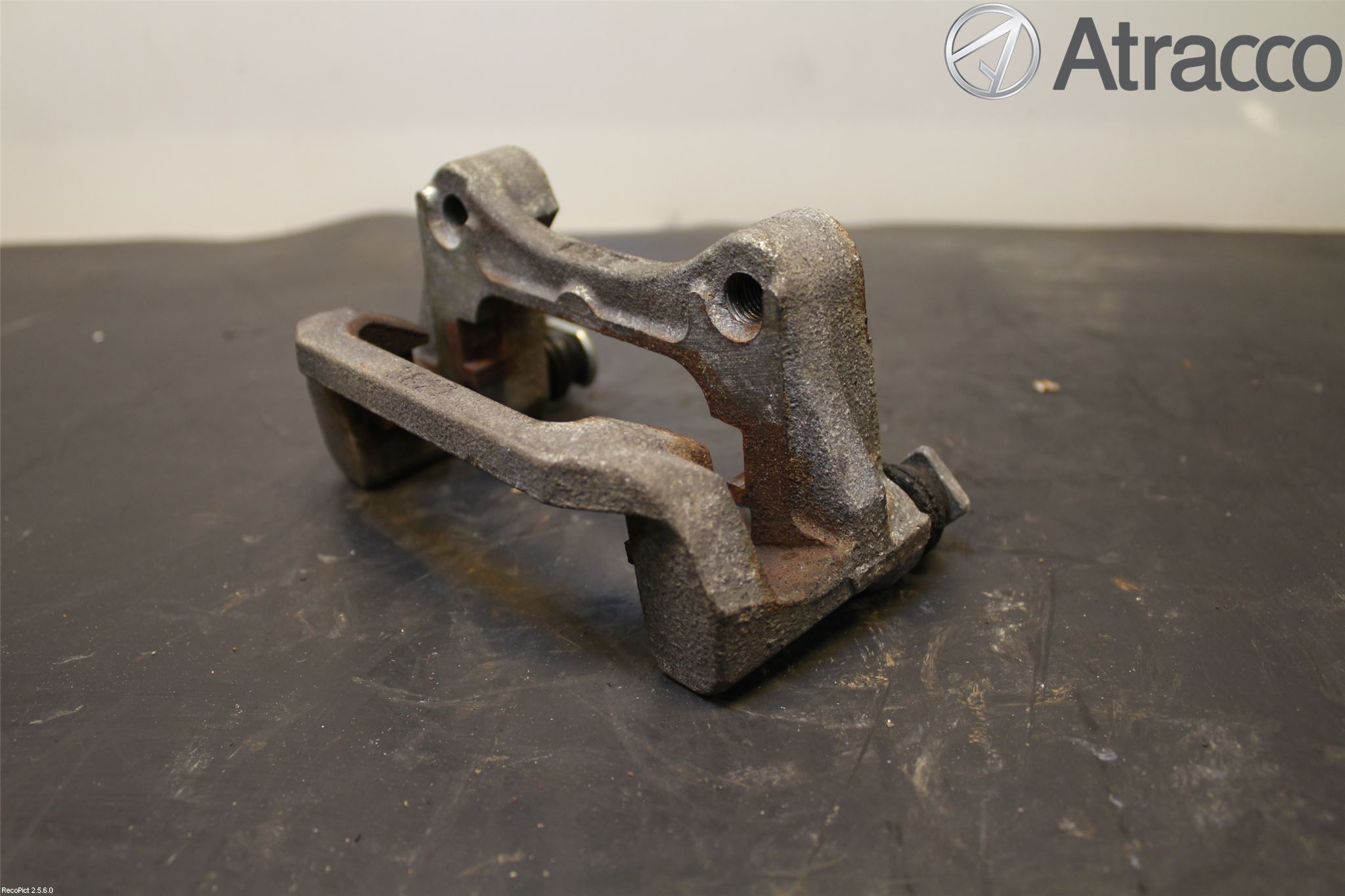 Mazda 6 13- Bromsokshållare