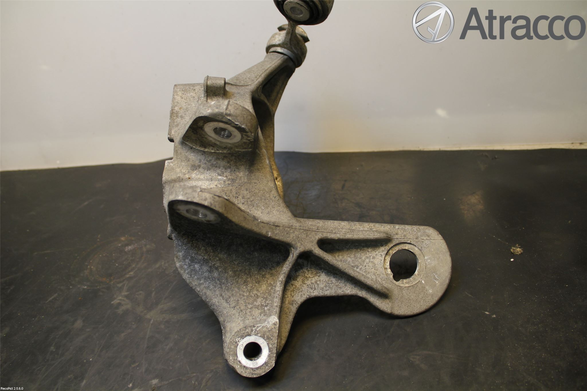 BMW 5 F10/F11/F18 09-17 Hjullagerhus Bak Hö