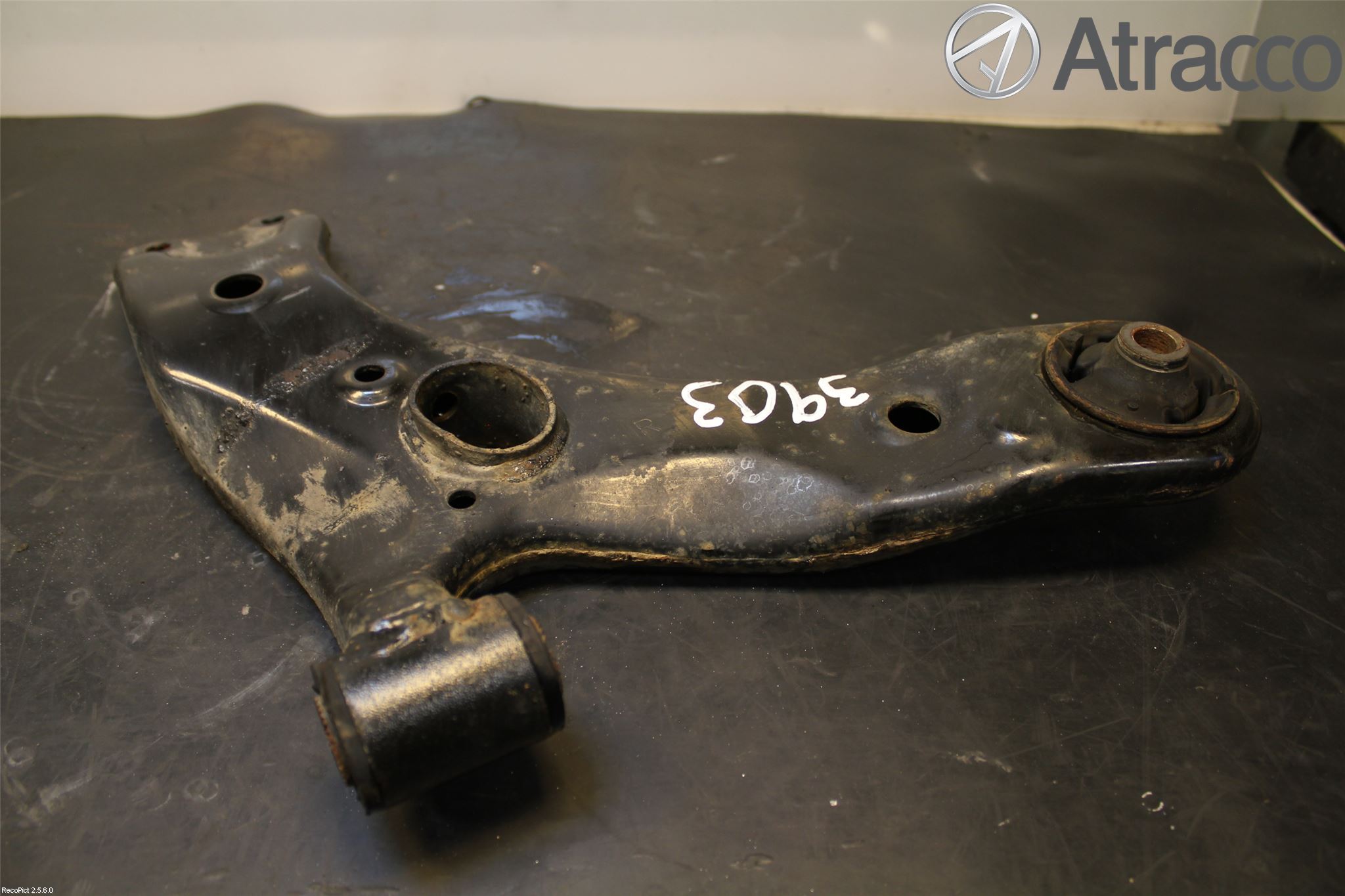 Toyota AURIS 10-12 Bärarm Fram Undre Hö