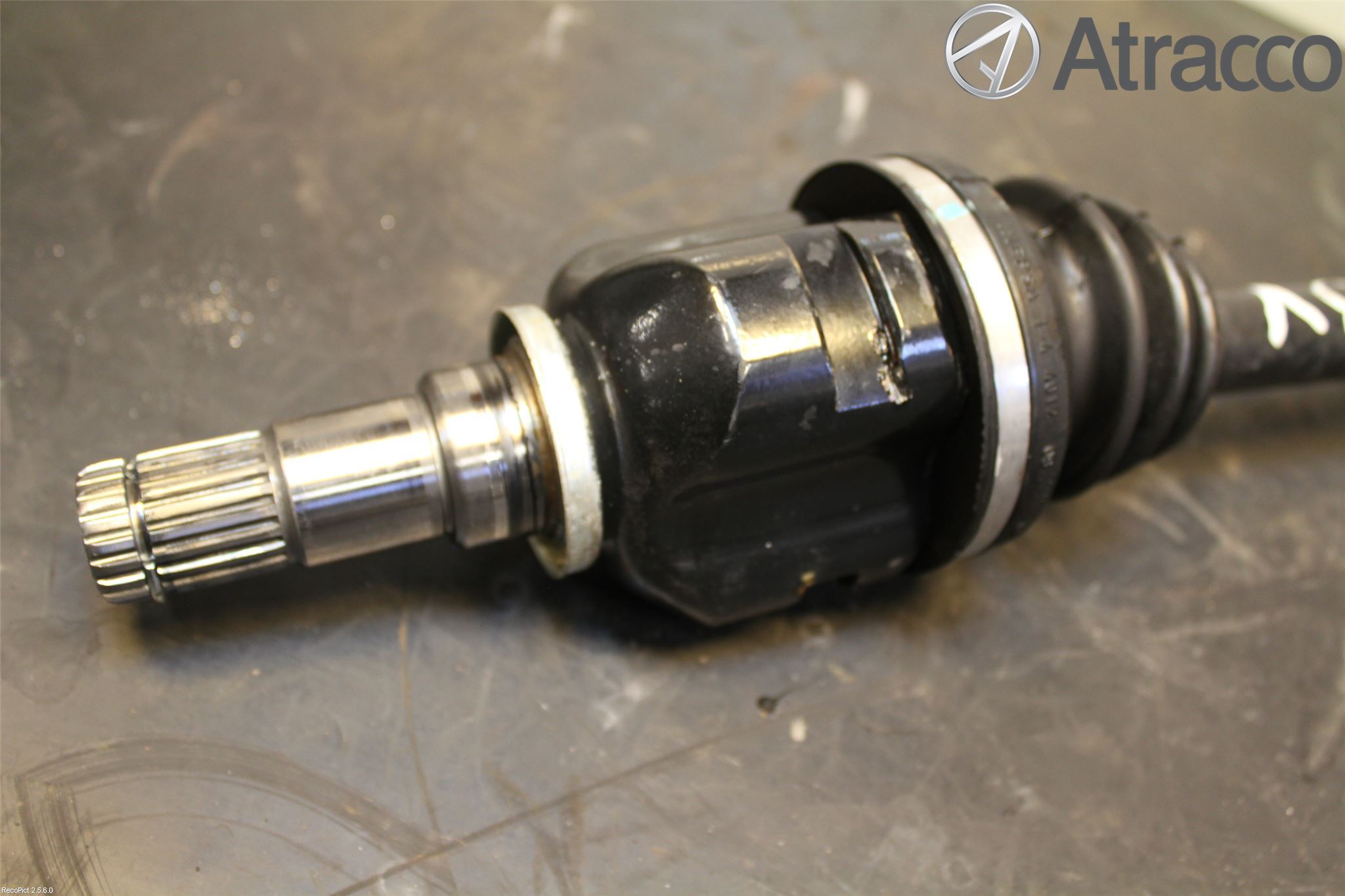 Toyota AURIS 10-12 Drivaxel Fram Vänster